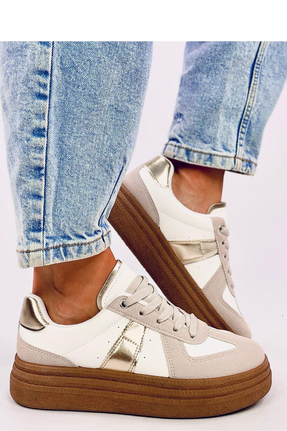  Chaussures de sport model 200670 Inello 