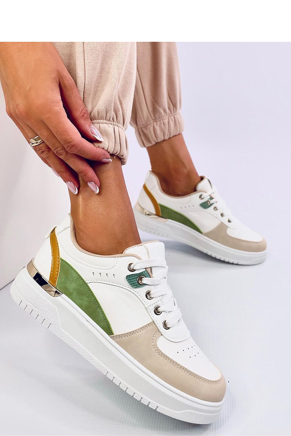  Chaussures de sport model 200724 Inello 