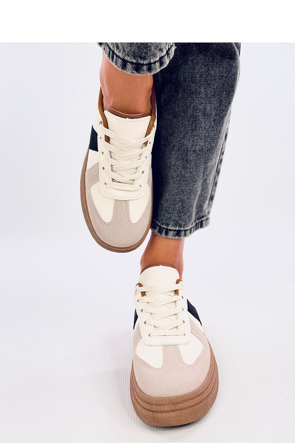  Chaussures de sport model 200726 Inello 