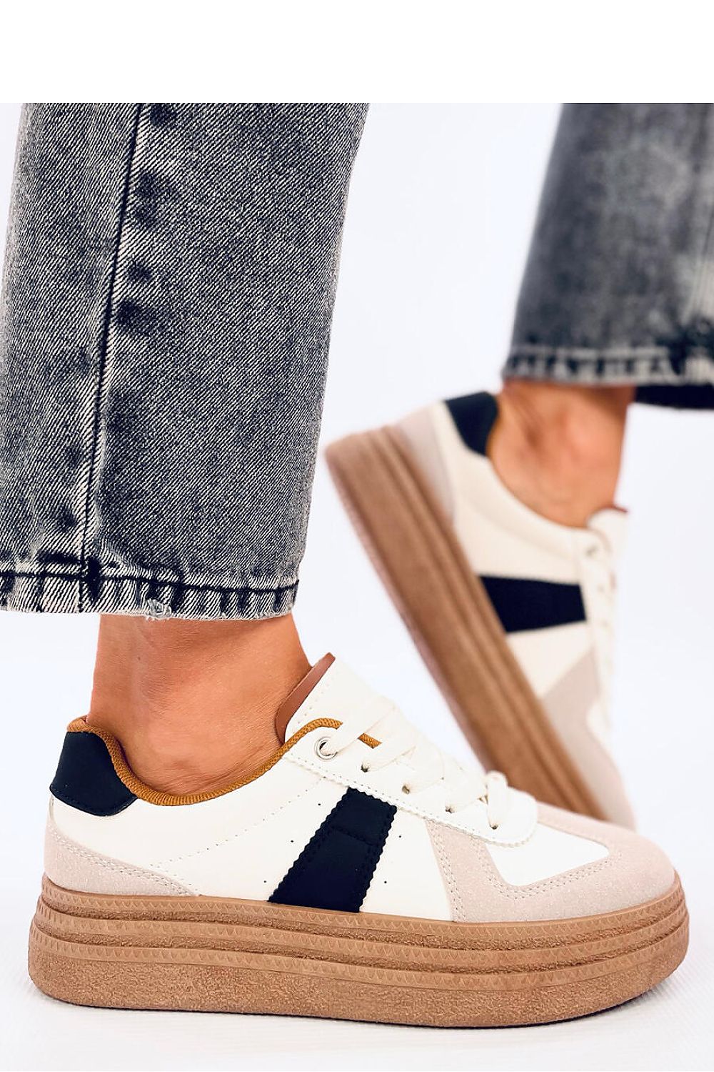  Chaussures de sport model 200726 Inello 