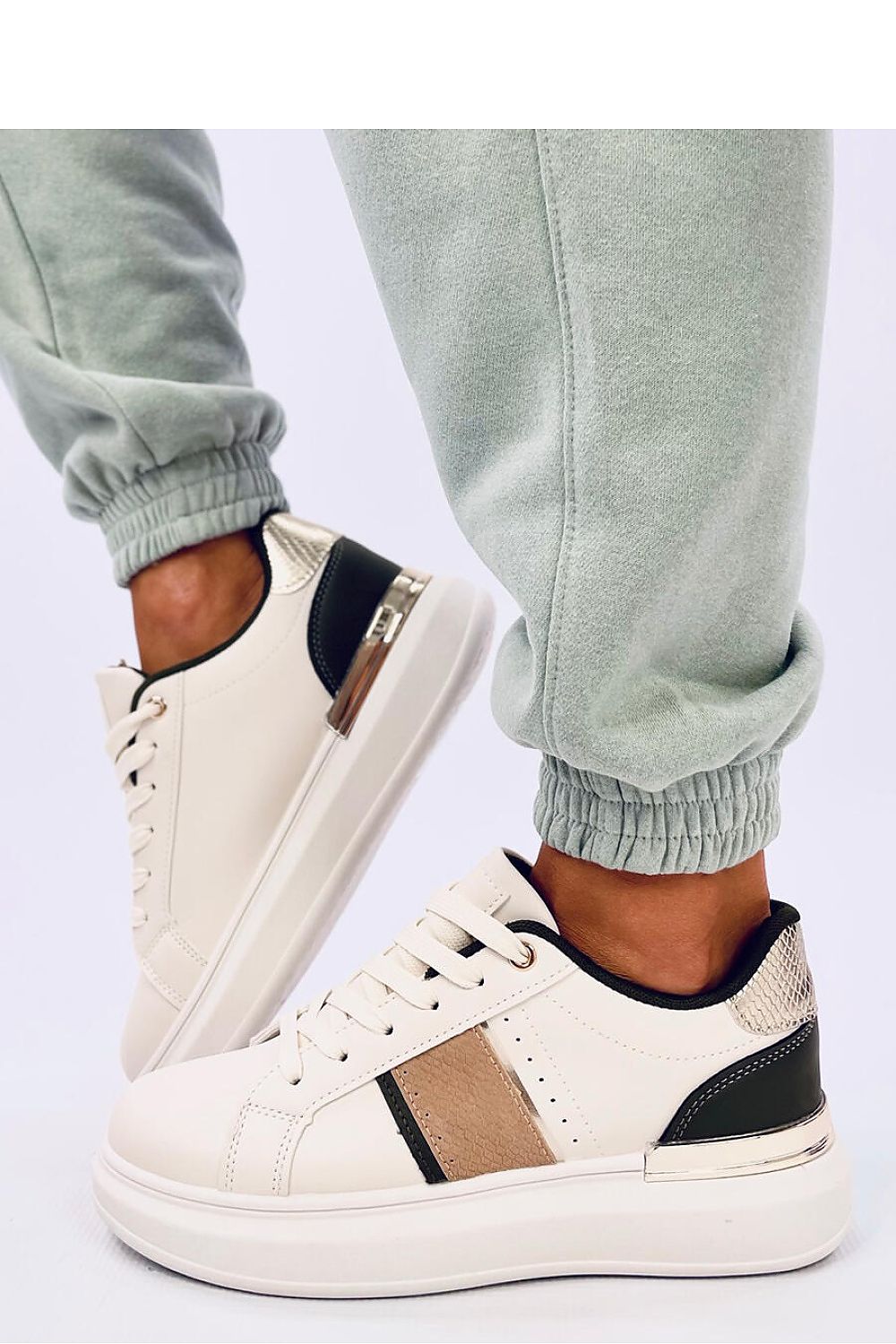  Chaussures de sport model 200727 Inello 