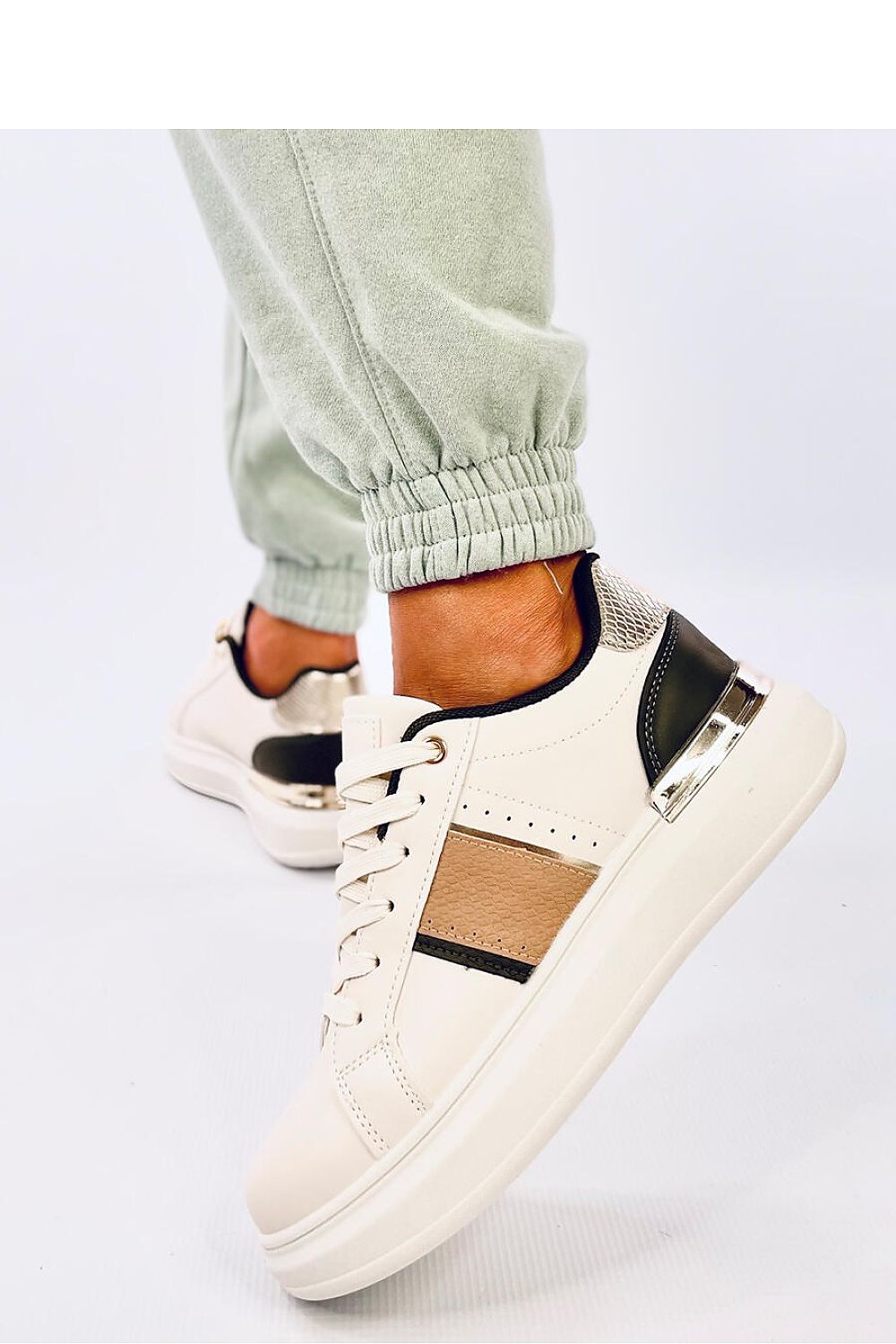  Chaussures de sport model 200727 Inello 