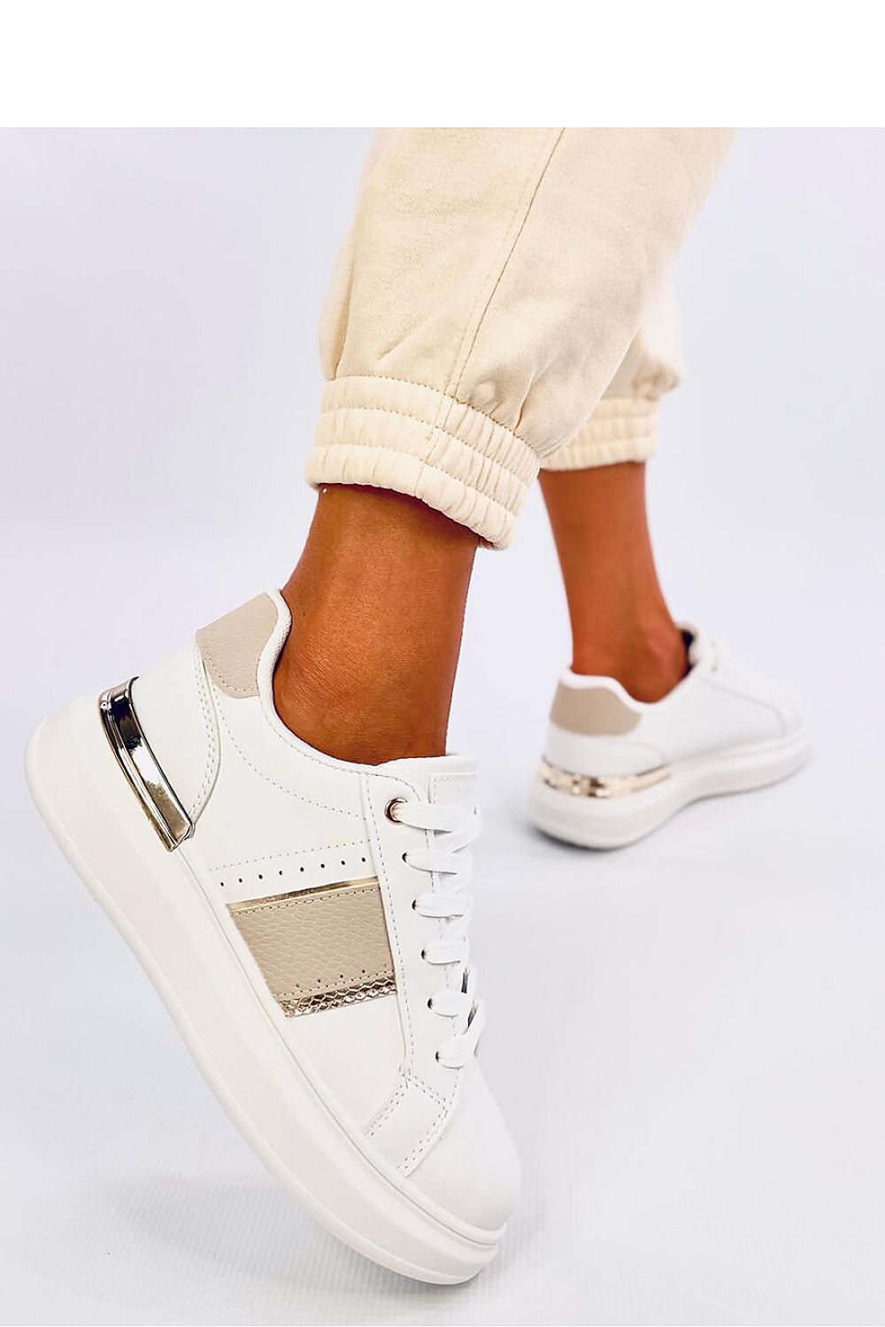  Chaussures de sport model 200728 Inello 