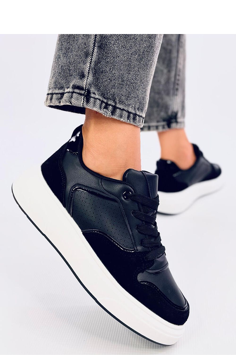  Chaussures de sport model 200747 Inello 