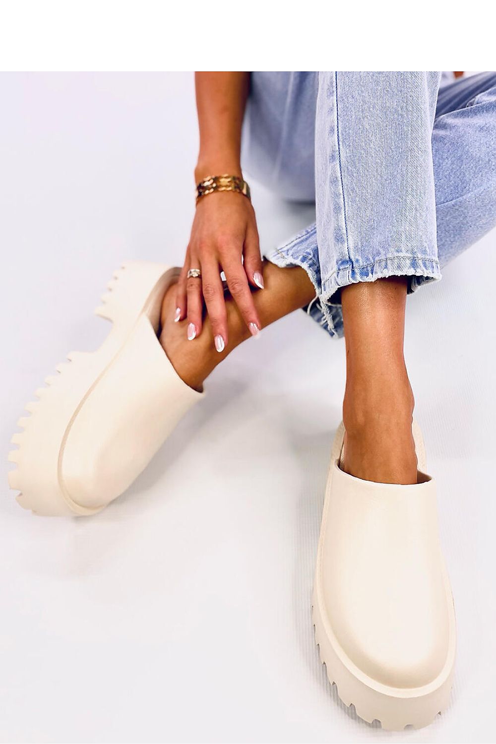  Clacquettes model 200759 Inello 