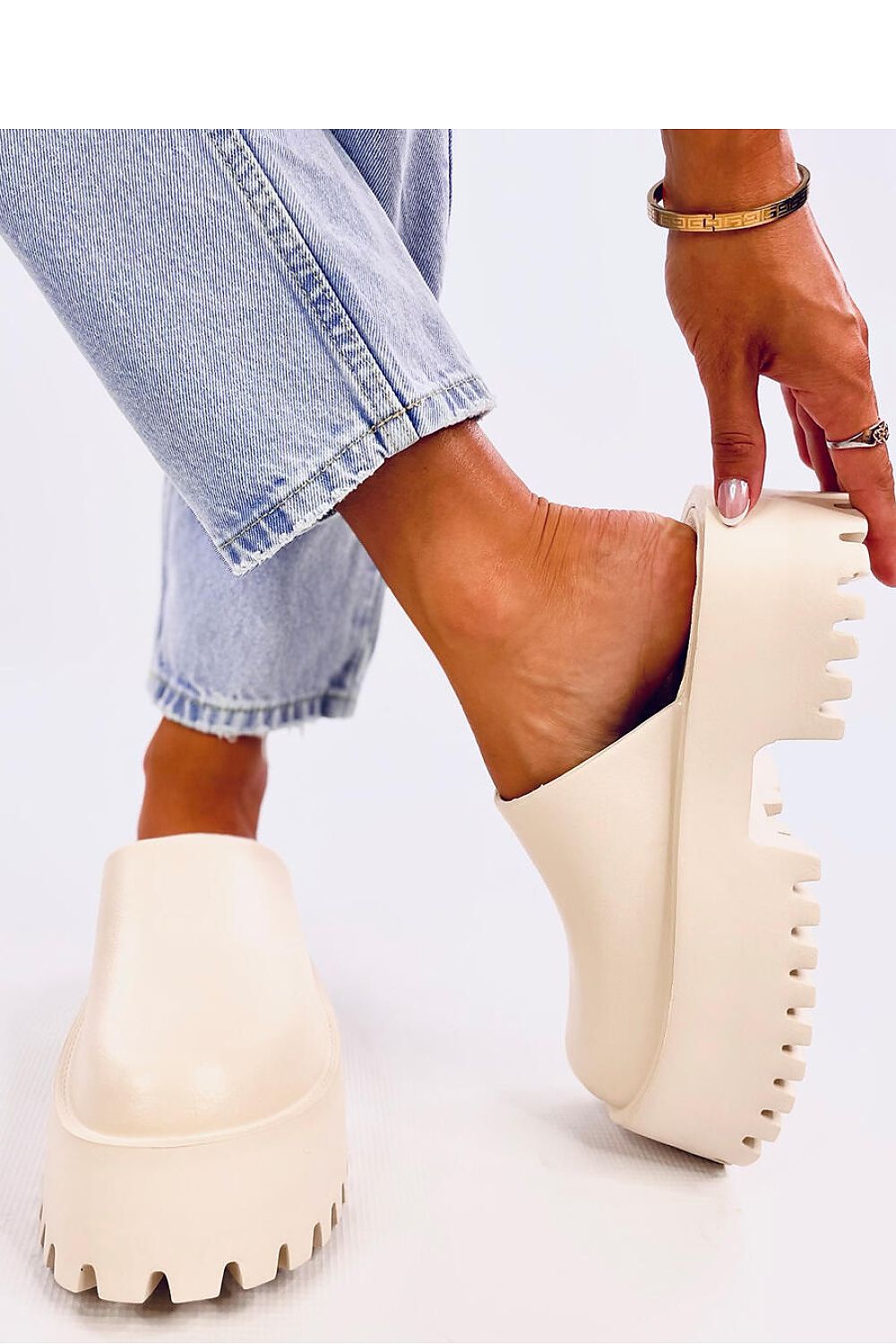  Clacquettes model 200759 Inello 