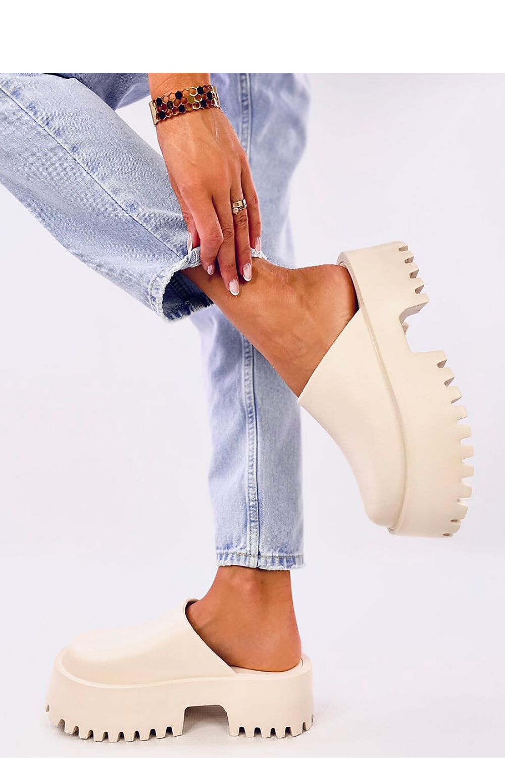  Clacquettes model 200759 Inello 