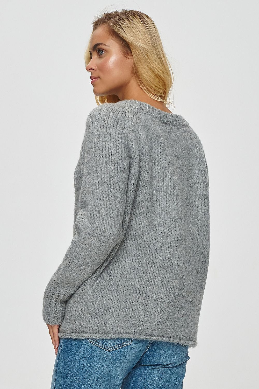 Sweater model 201808 Makadamia