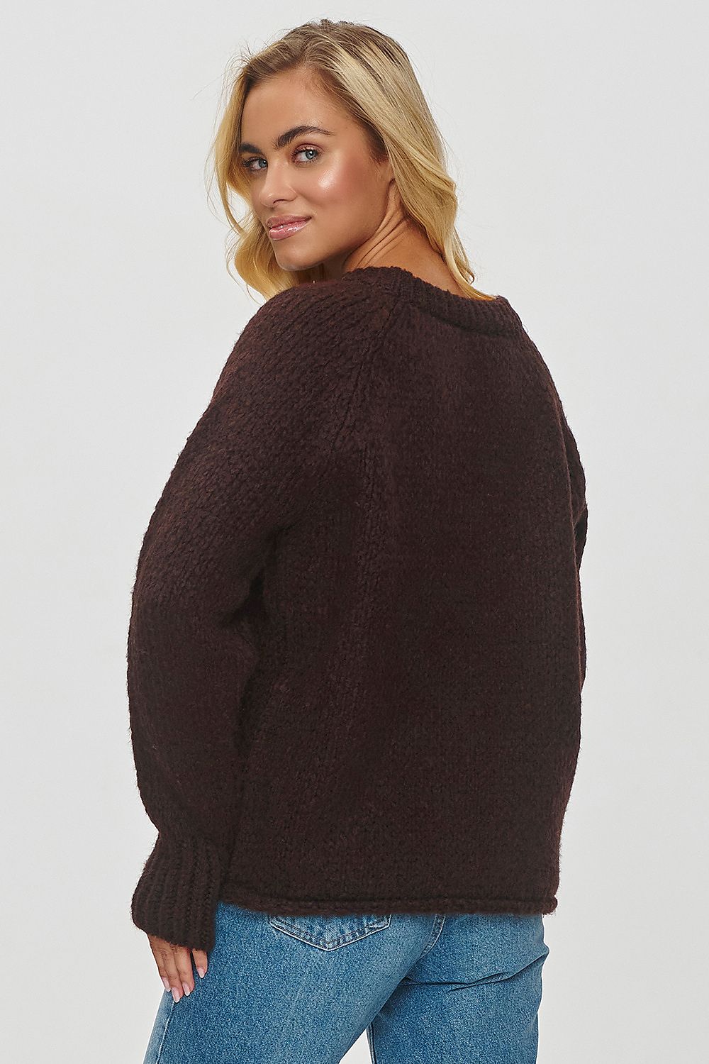 Sweater model 201808 Makadamia