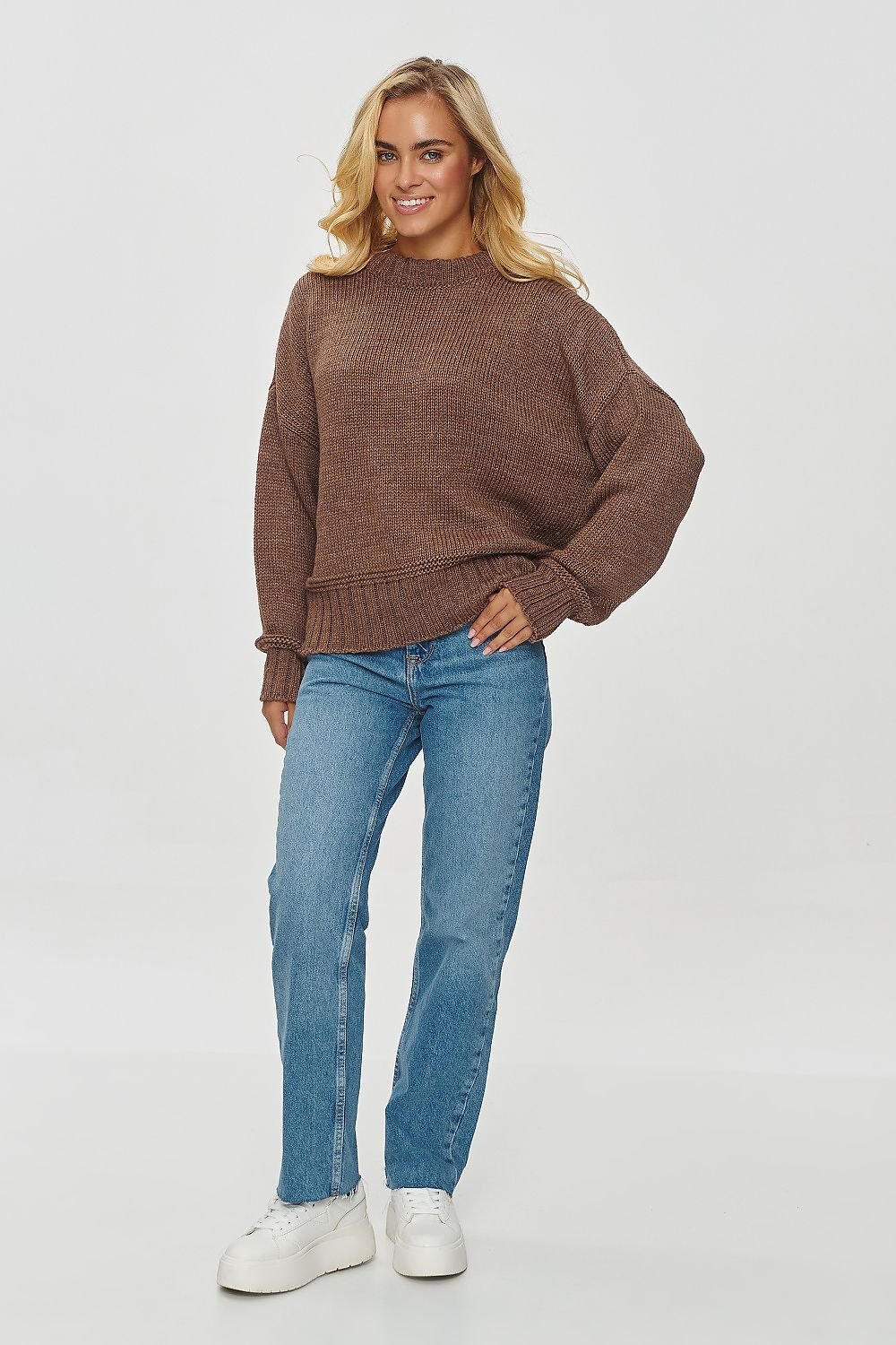 Sweater model 201814 Makadamia