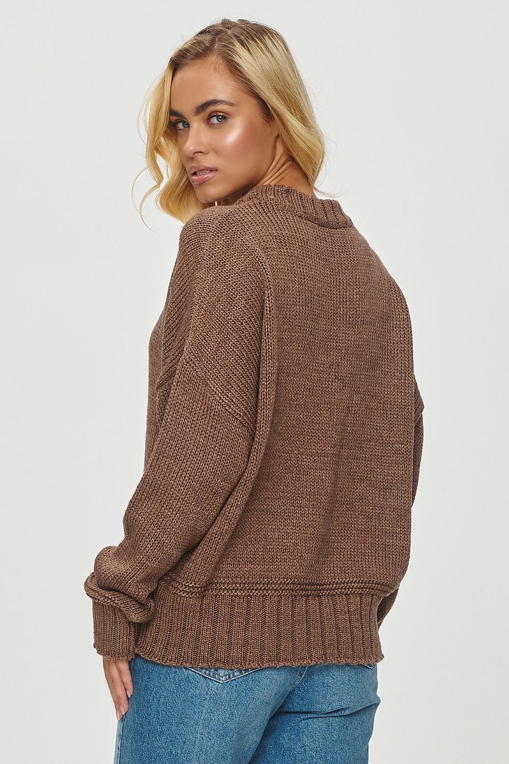Sweater model 201814 Makadamia