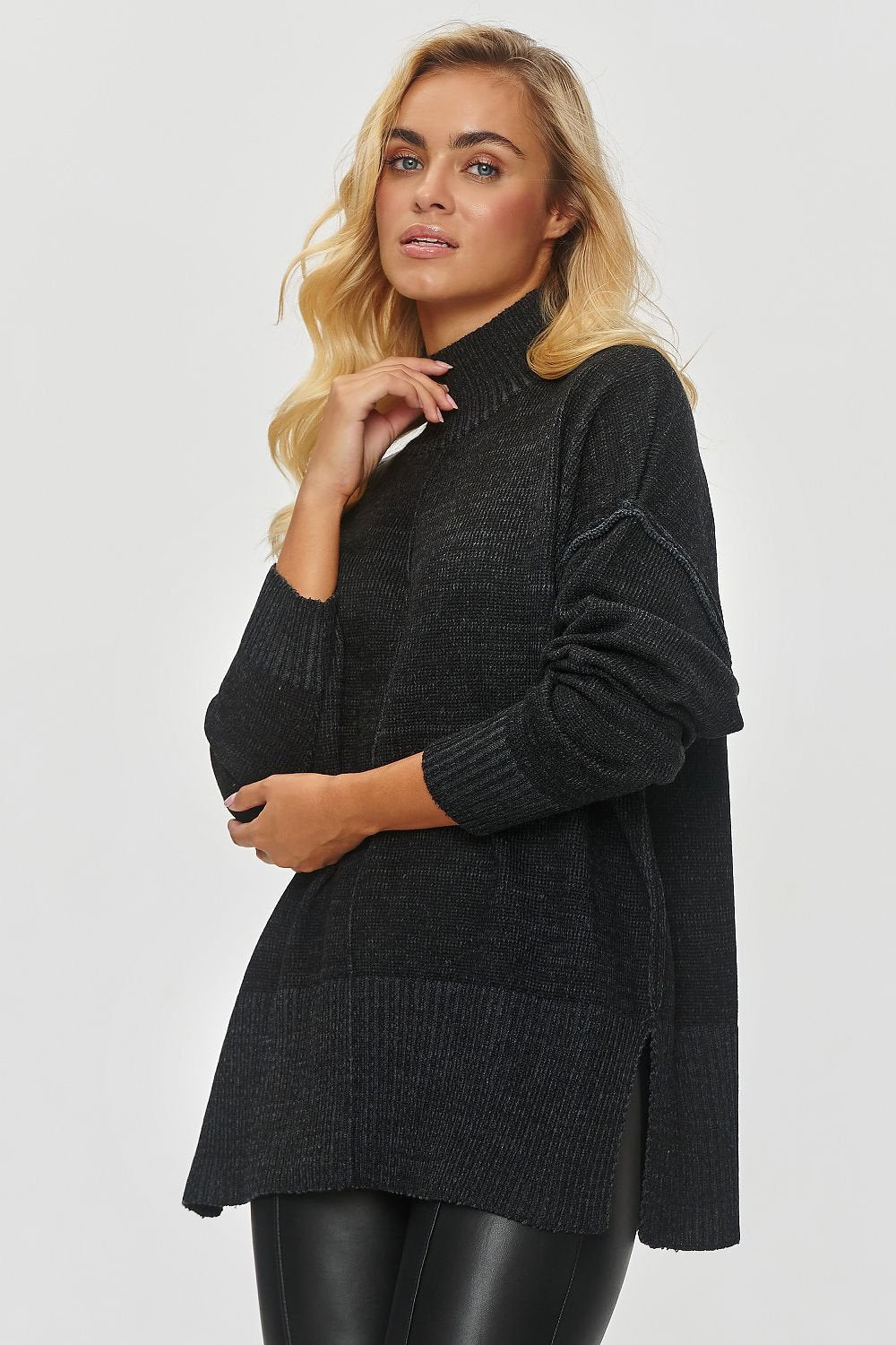 Turtleneck model 201820 Makadamia