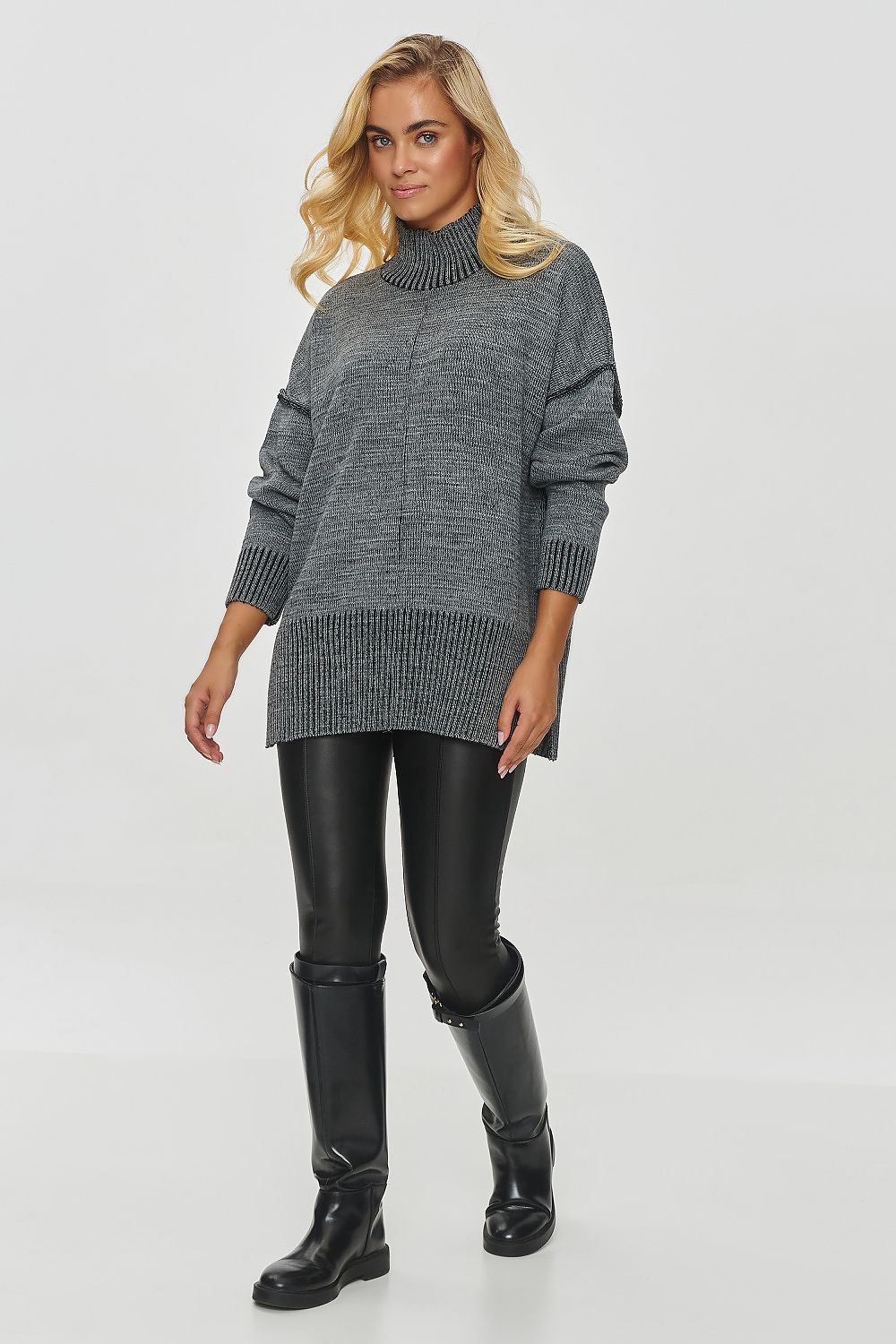 Turtleneck model 201820 Makadamia