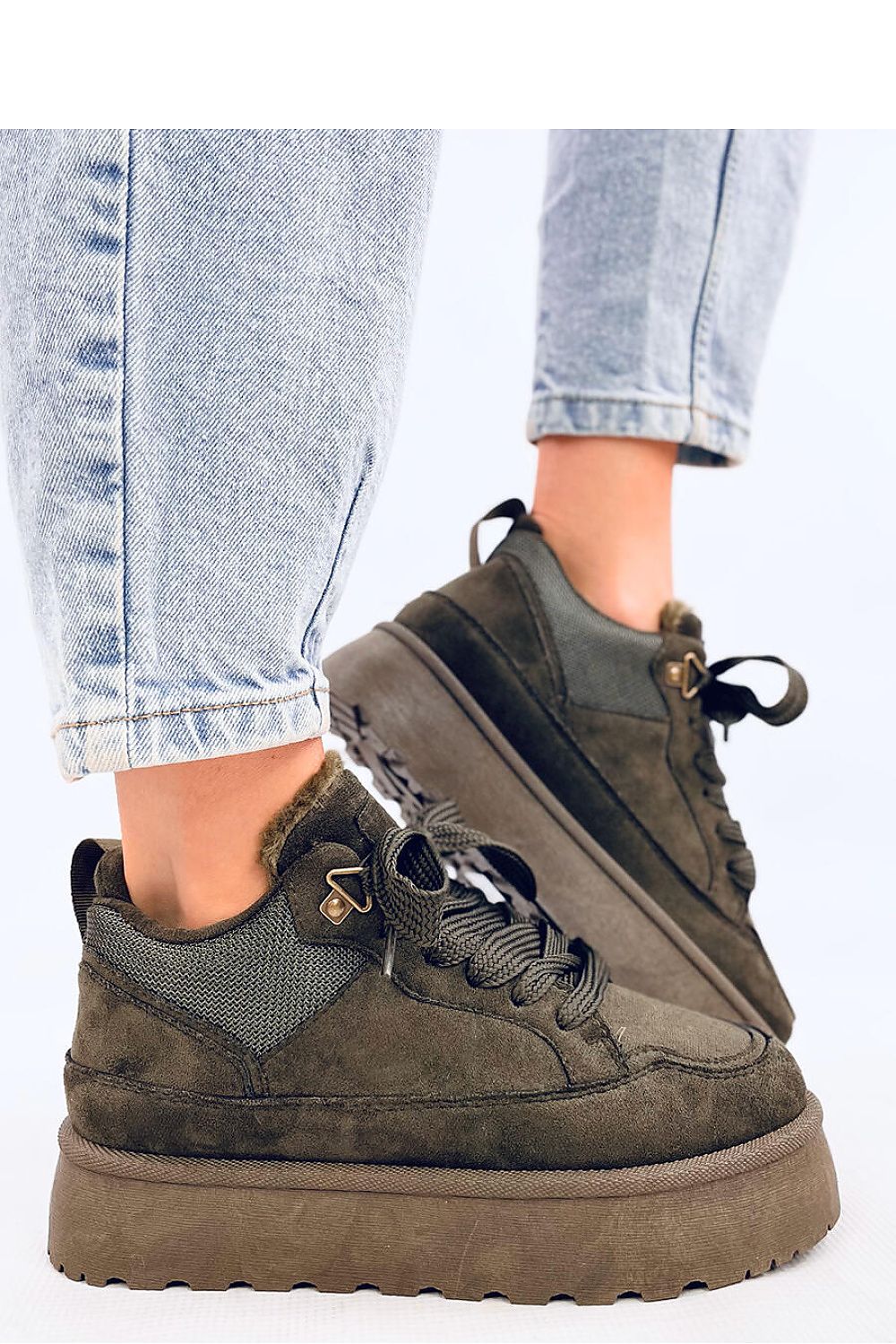  Chaussures de sport model 202150 Inello 