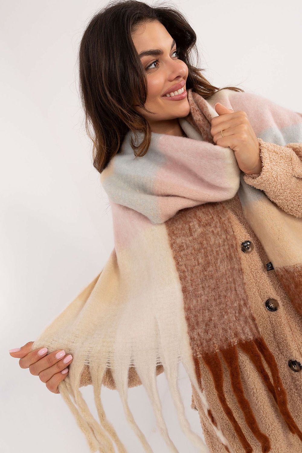  Châle model 203187 AT 