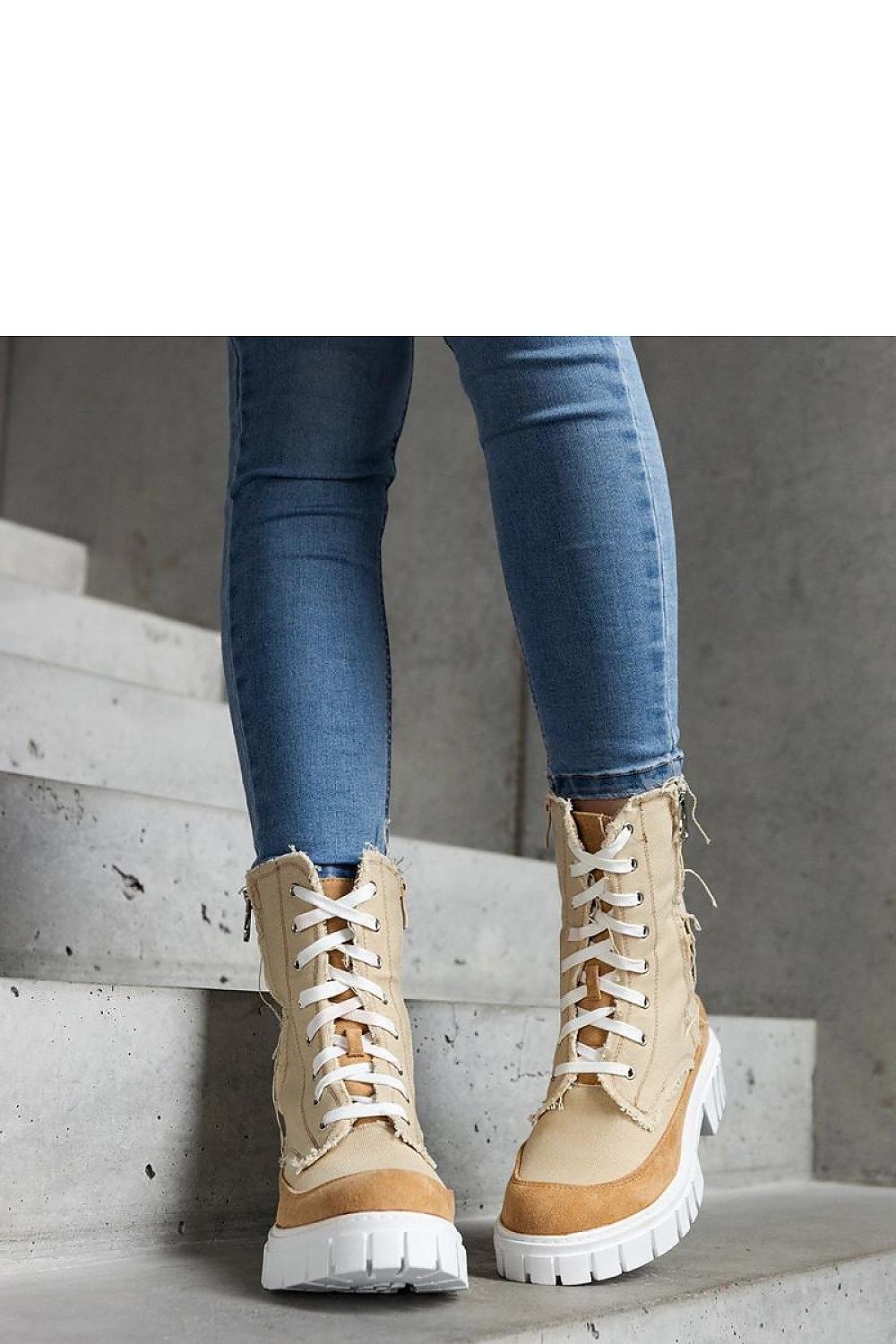  Bottes model 204831 Solea 