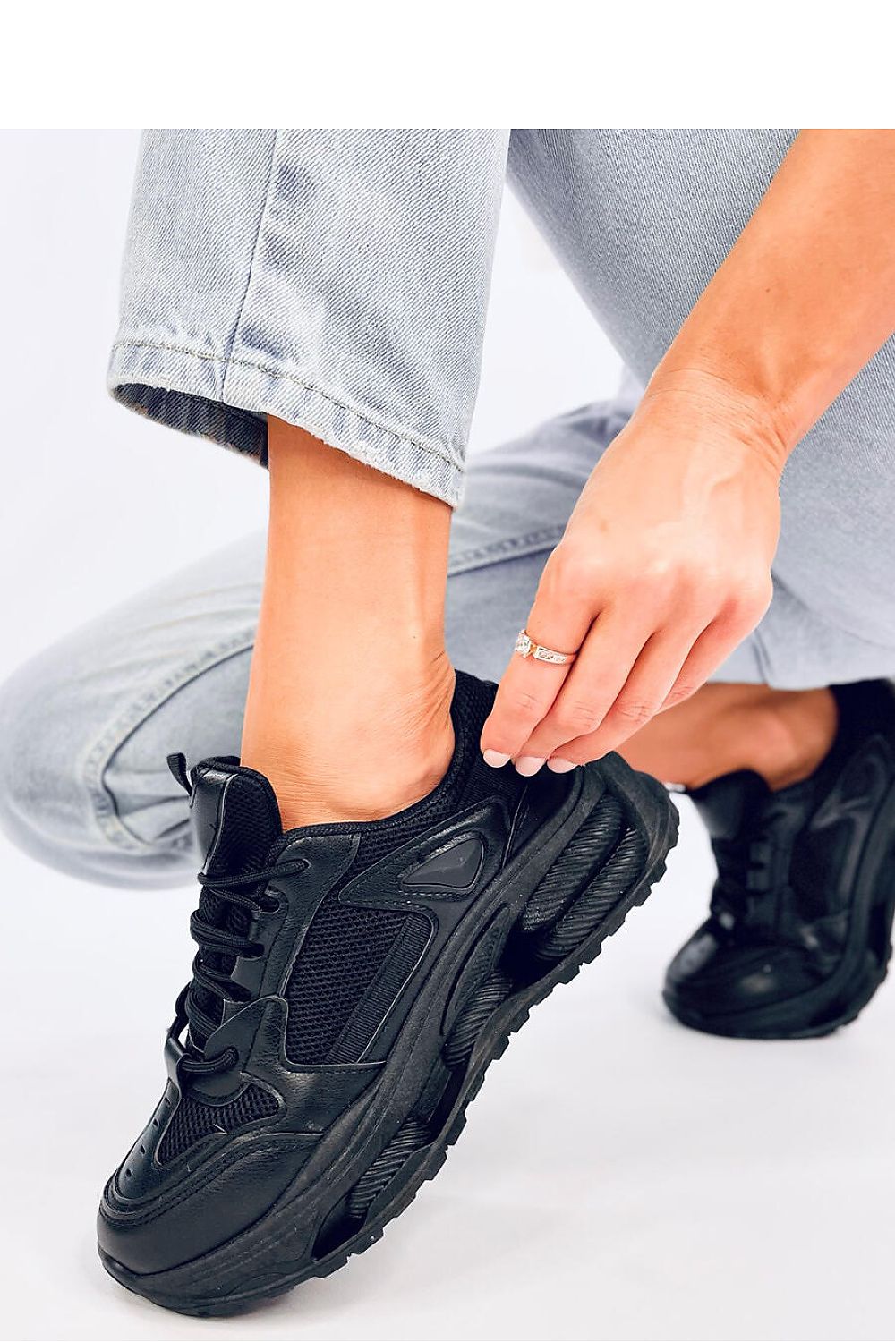  Chaussures de sport model 205015 Inello 