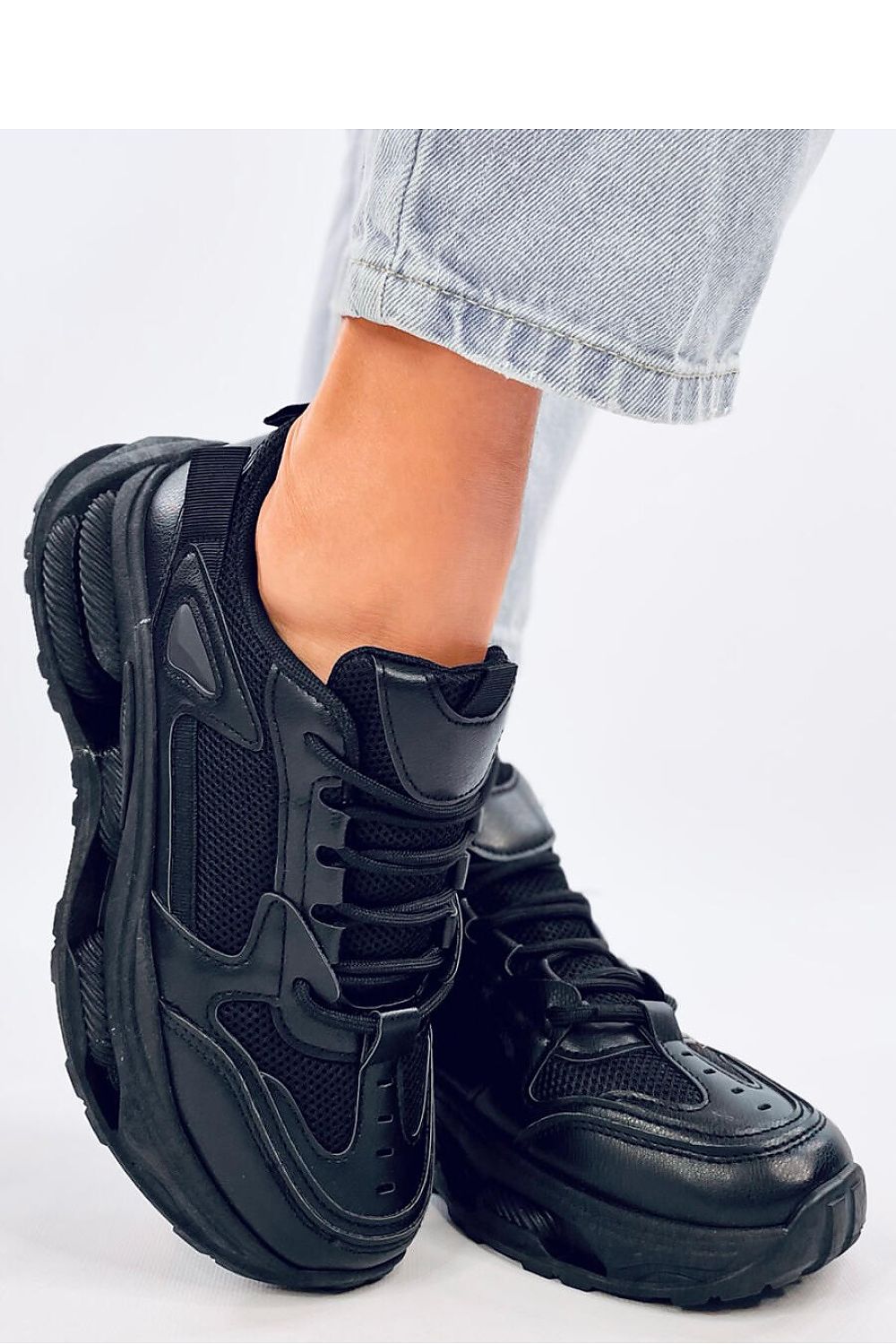  Chaussures de sport model 205015 Inello 