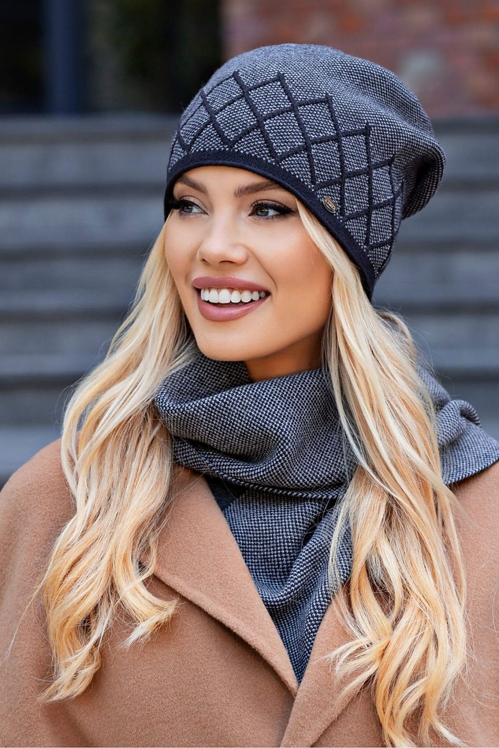  Bonnet model 205240 Kamea 