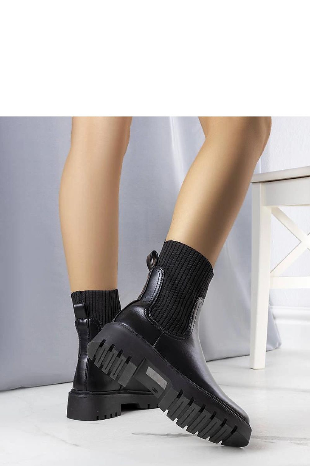  Bottes model 205880 Solea 