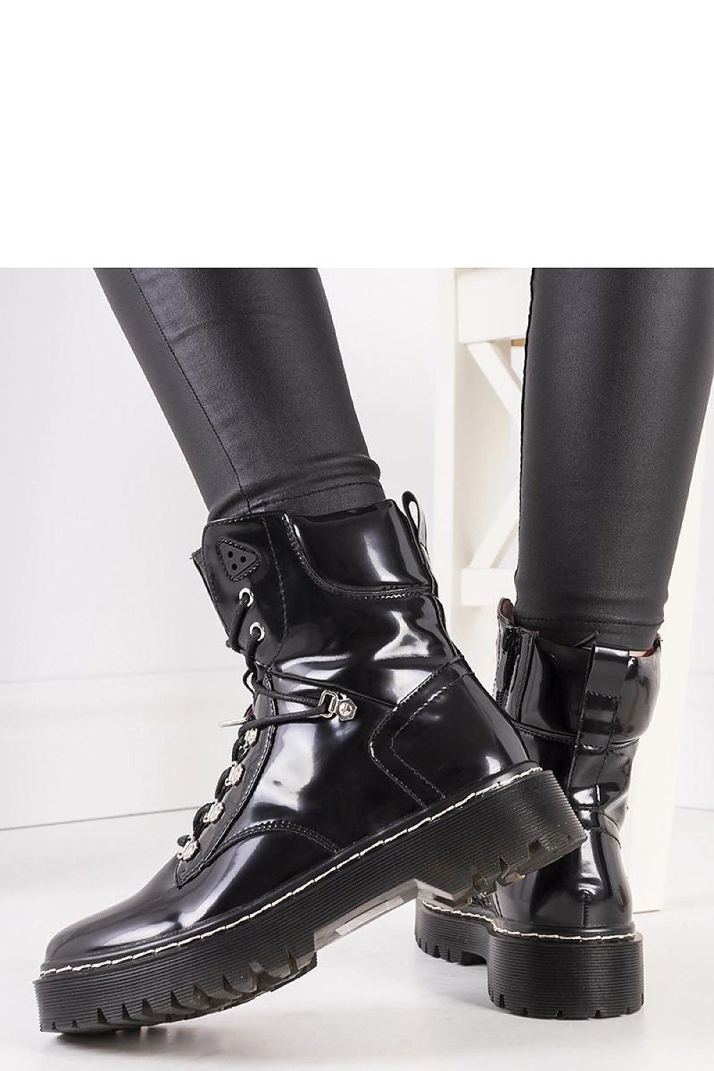  Bottes model 205898 Solea 