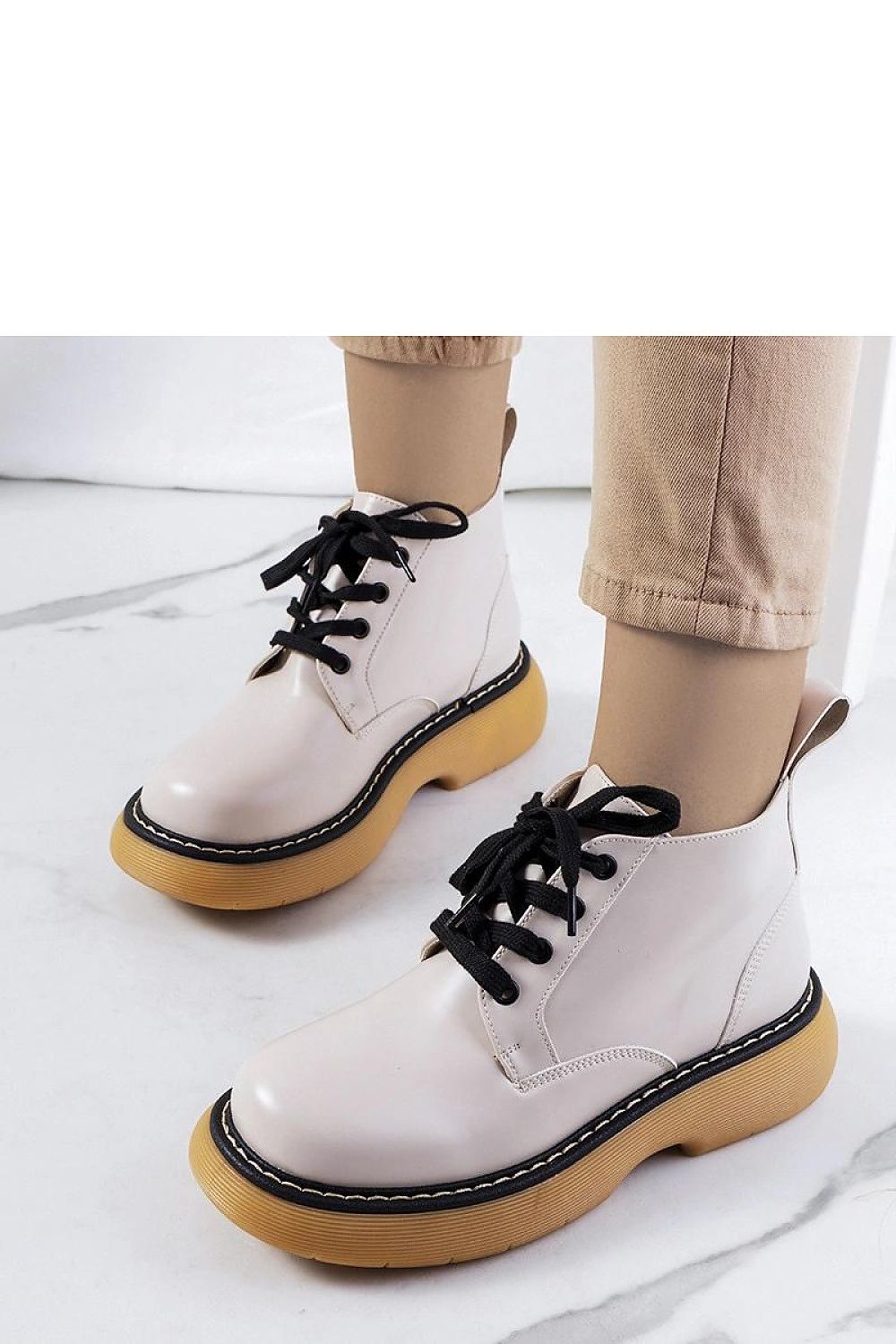  Bottes model 205903 Solea 