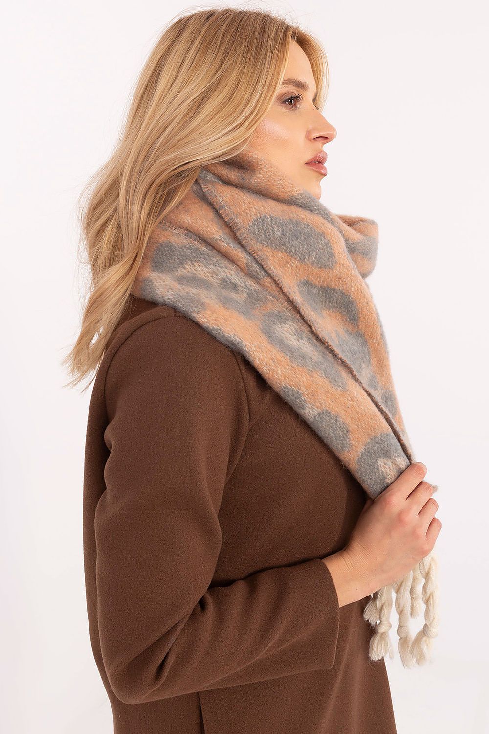  Châle model 205964 AT 