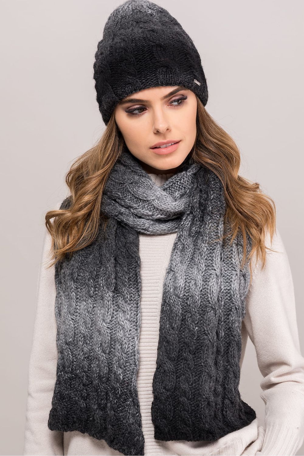  Bonnet model 205720 Kamea 