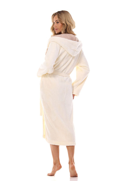  Peignoir model 206069 L&L collection 