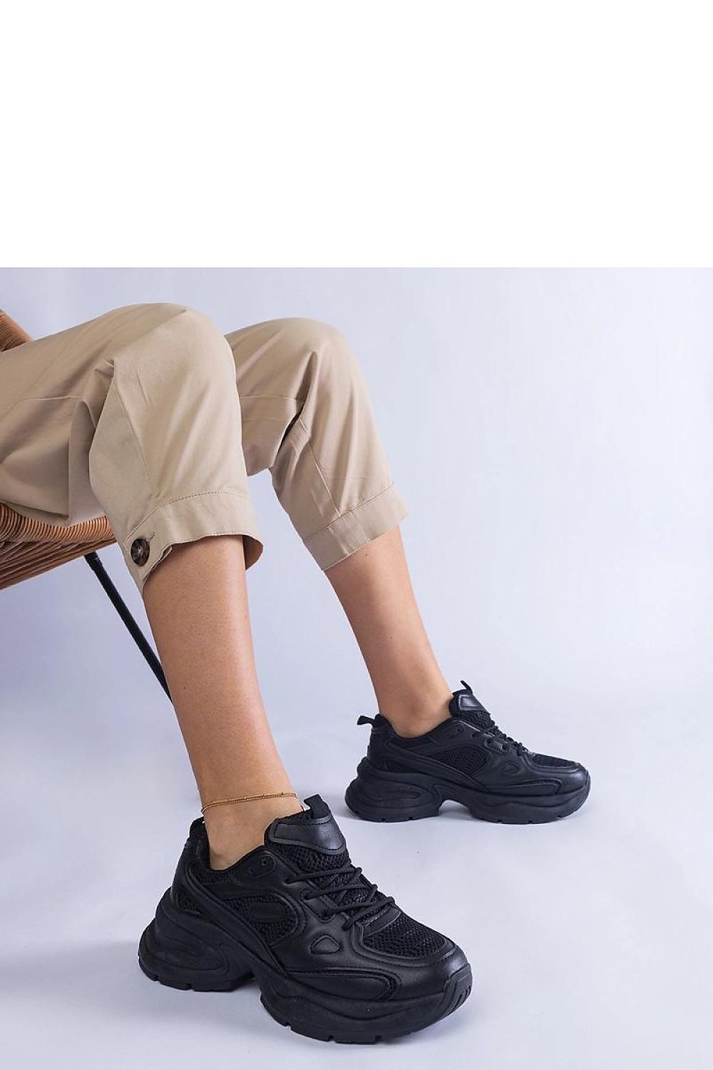  Baskets model 207130 Solea 