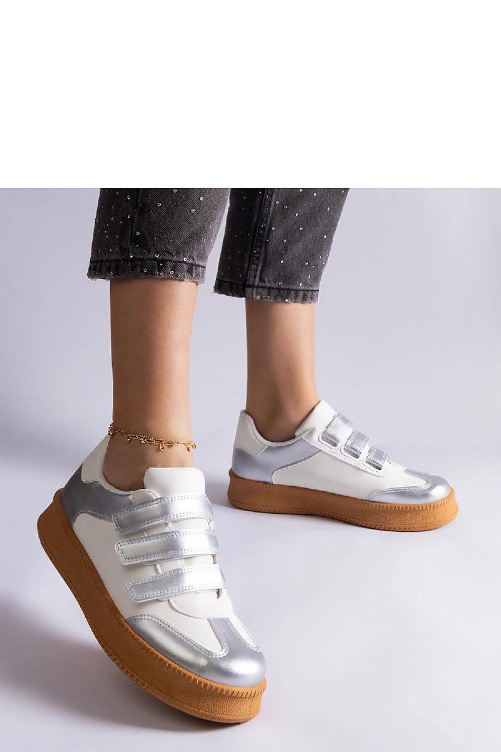  Baskets model 207187 Solea 