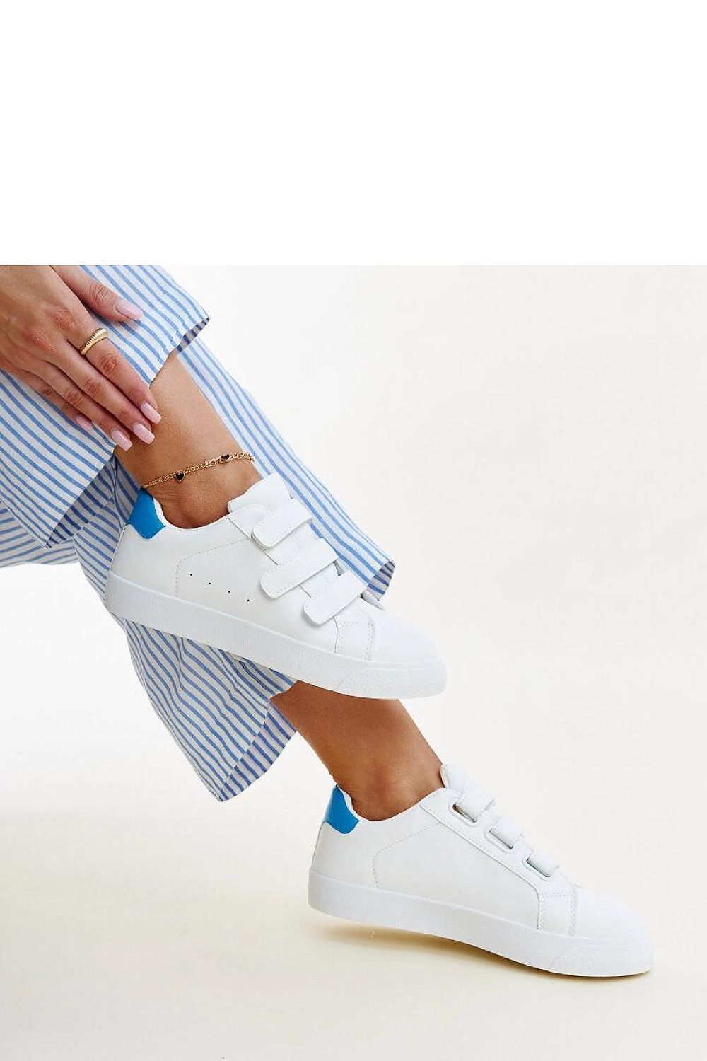  Baskets model 207281 Solea 