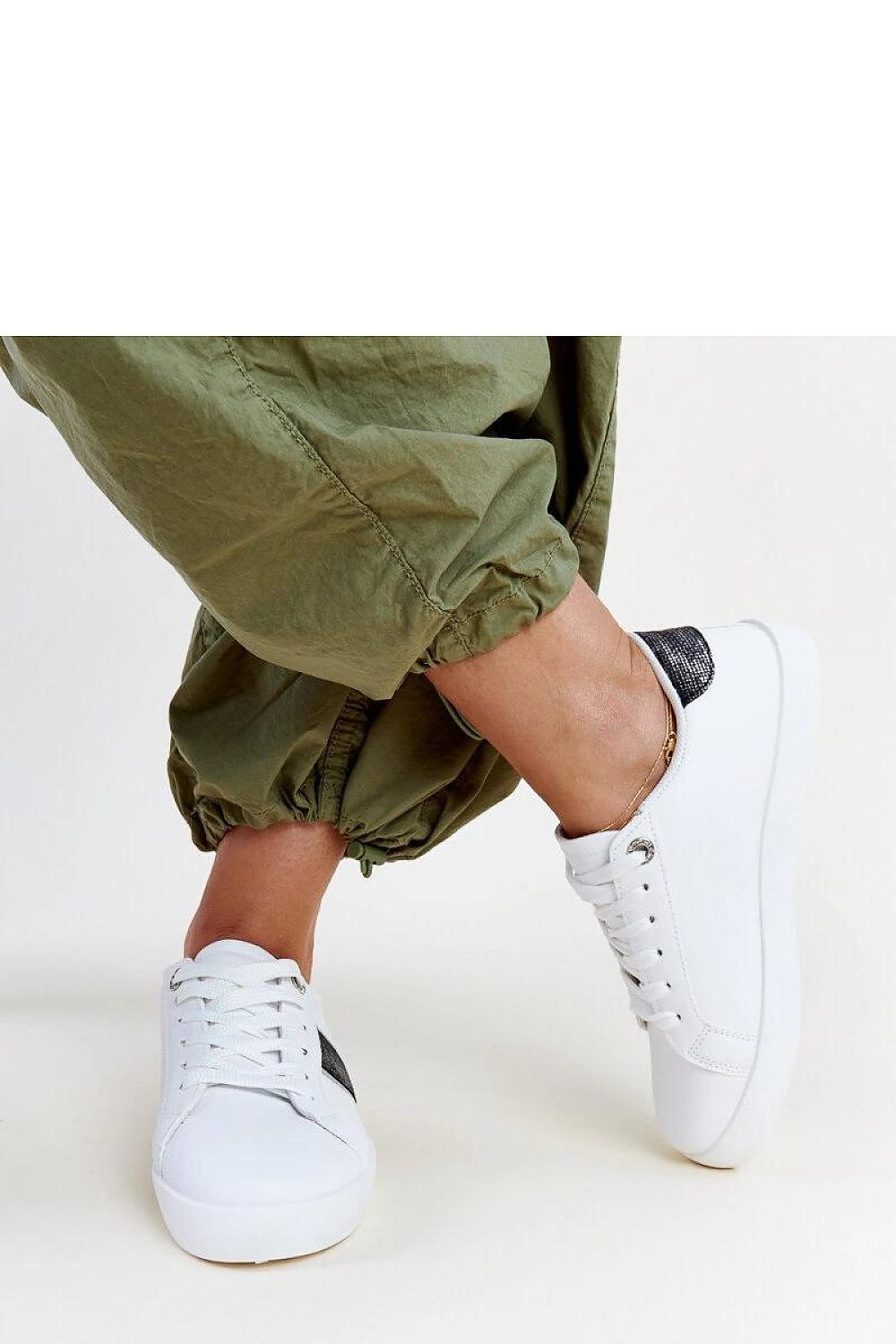  Baskets model 207303 Solea 