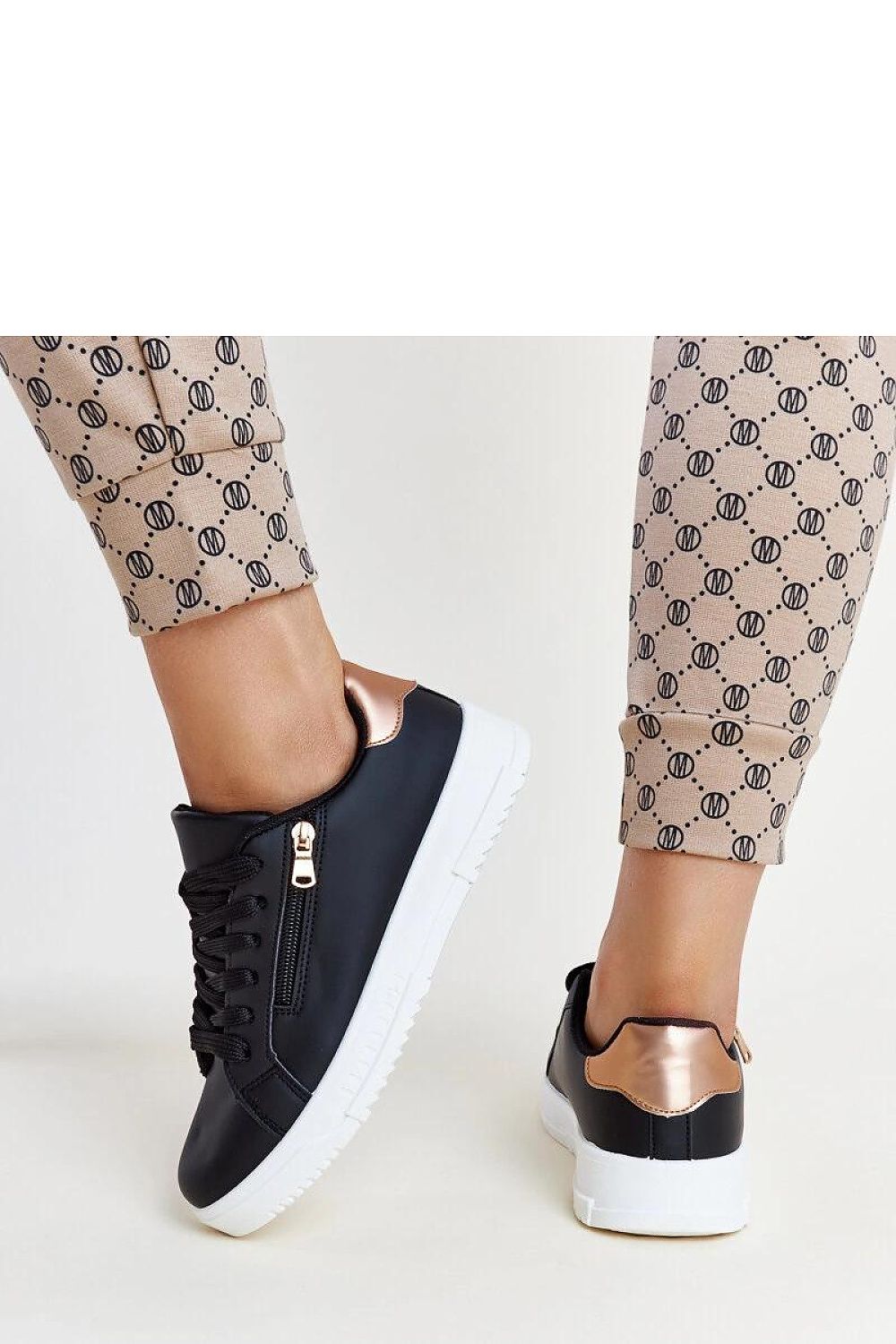  Baskets model 207307 Solea 