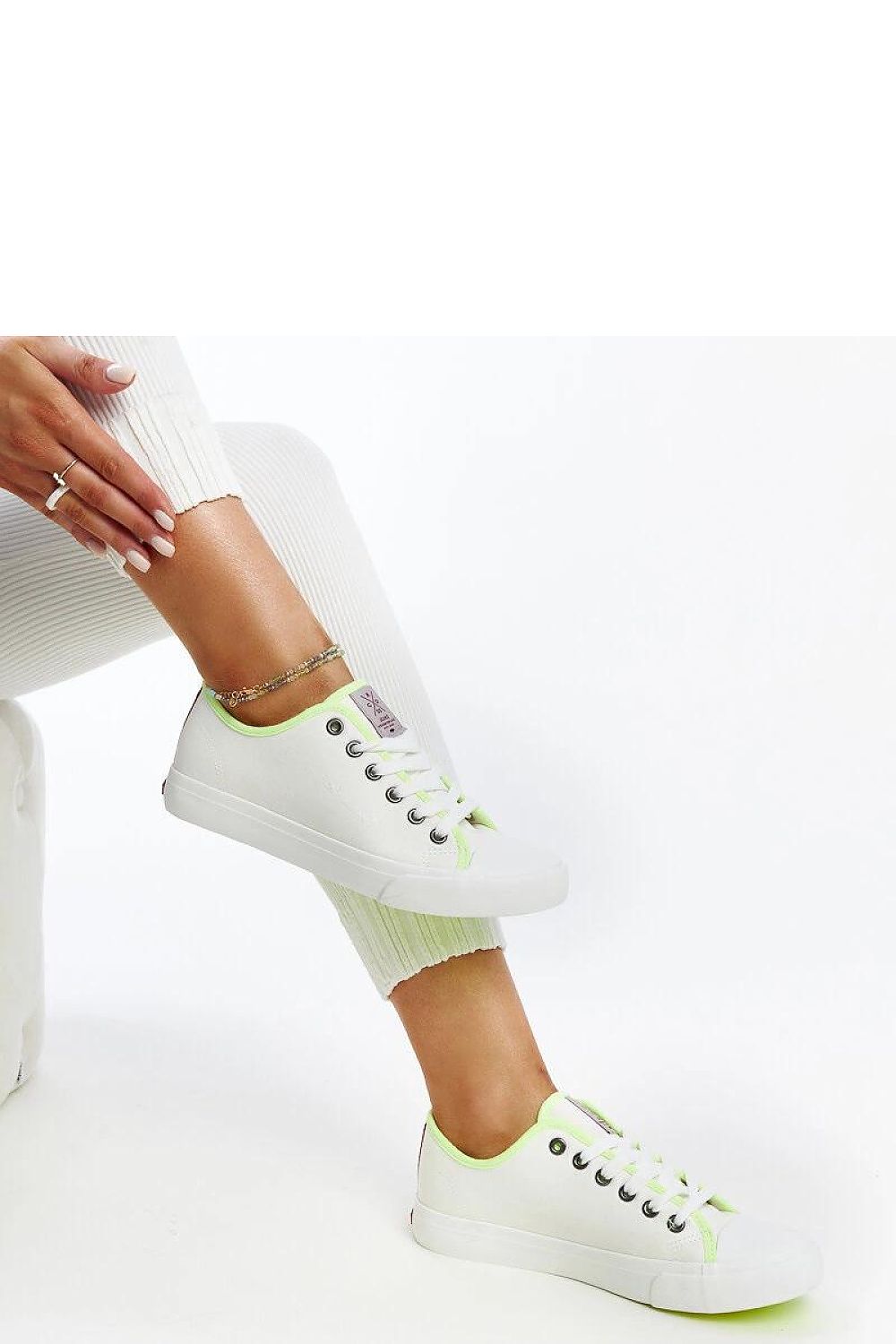  Baskets model 207350 Solea 