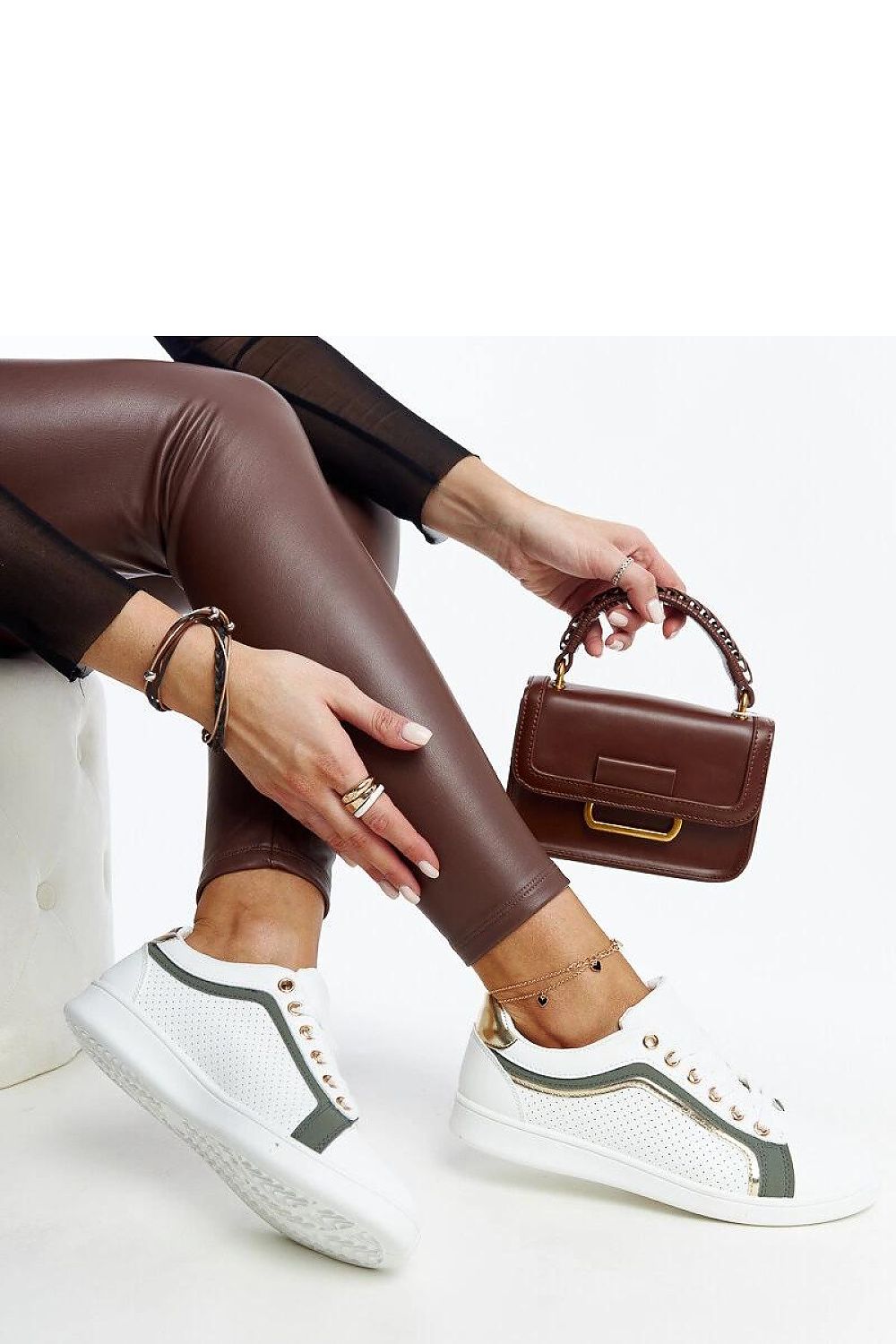  Baskets model 207434 Solea 