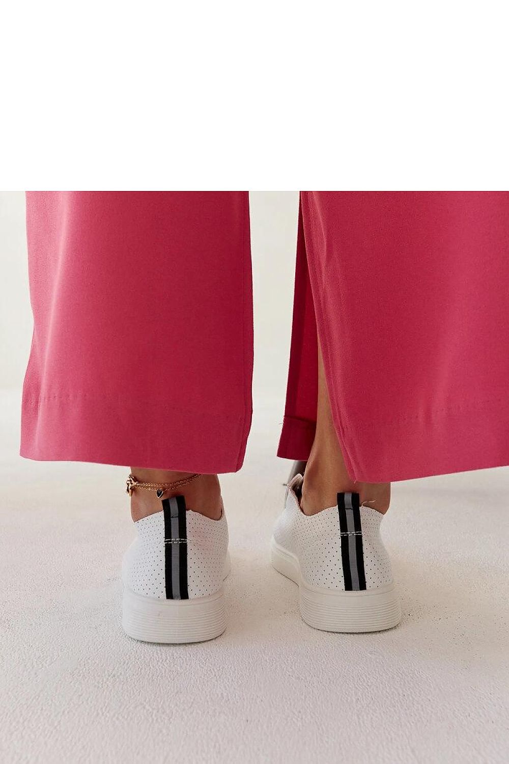  Baskets model 207517 Solea 