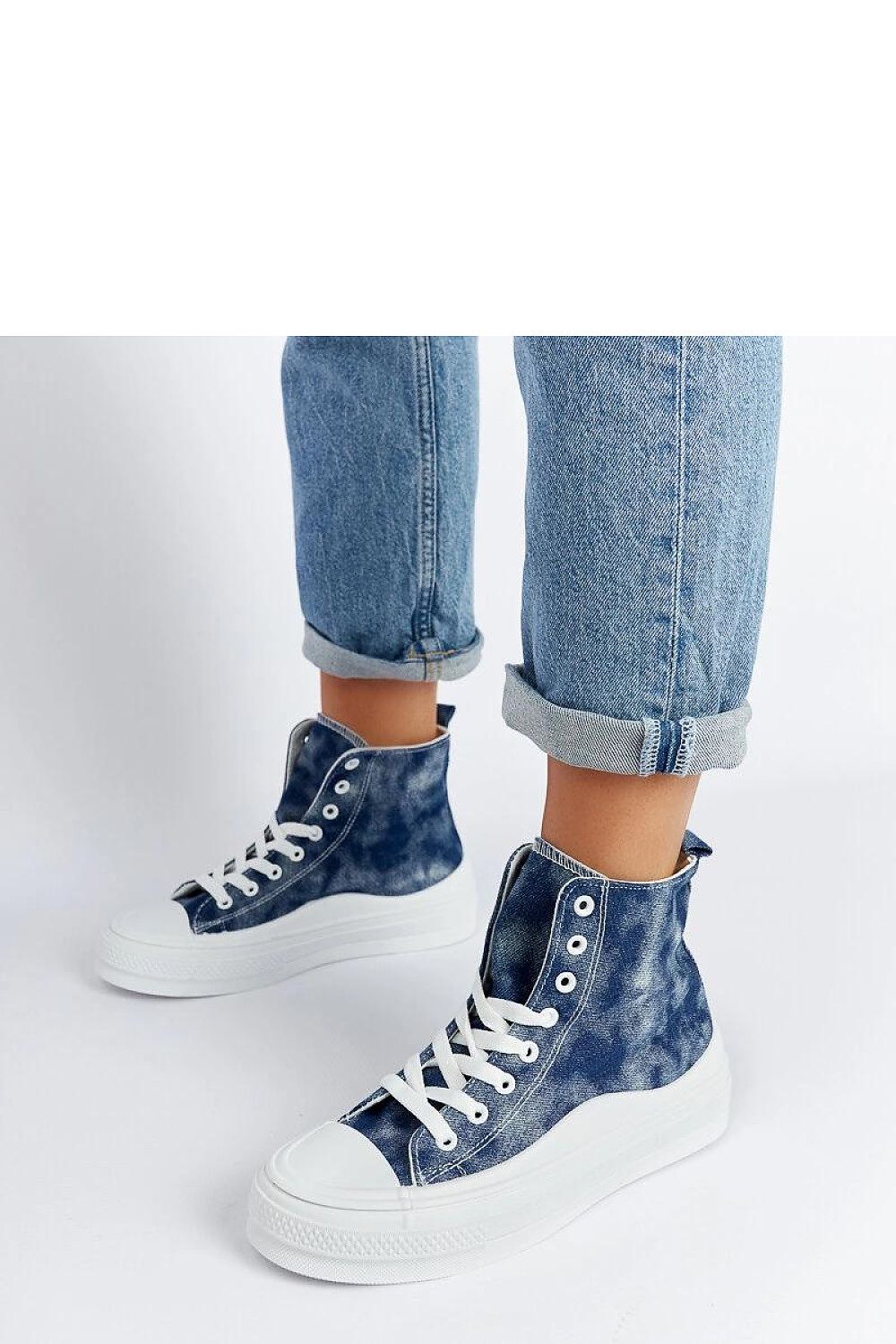  Baskets model 207543 Solea 