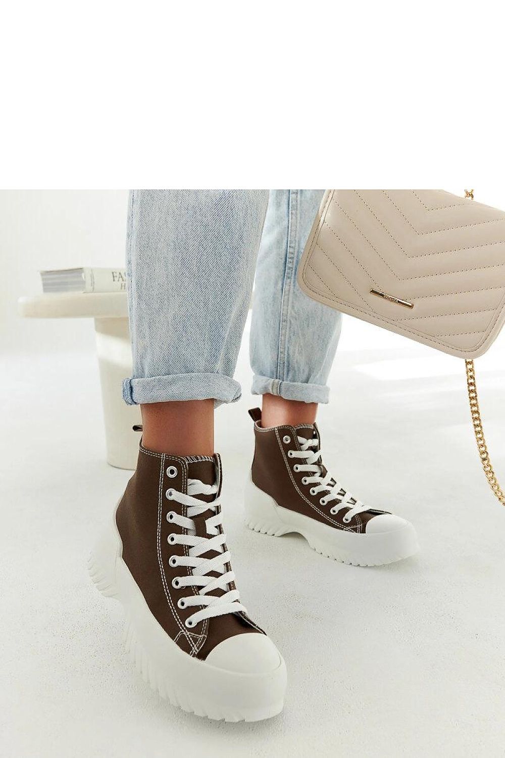  Baskets model 207548 Solea 