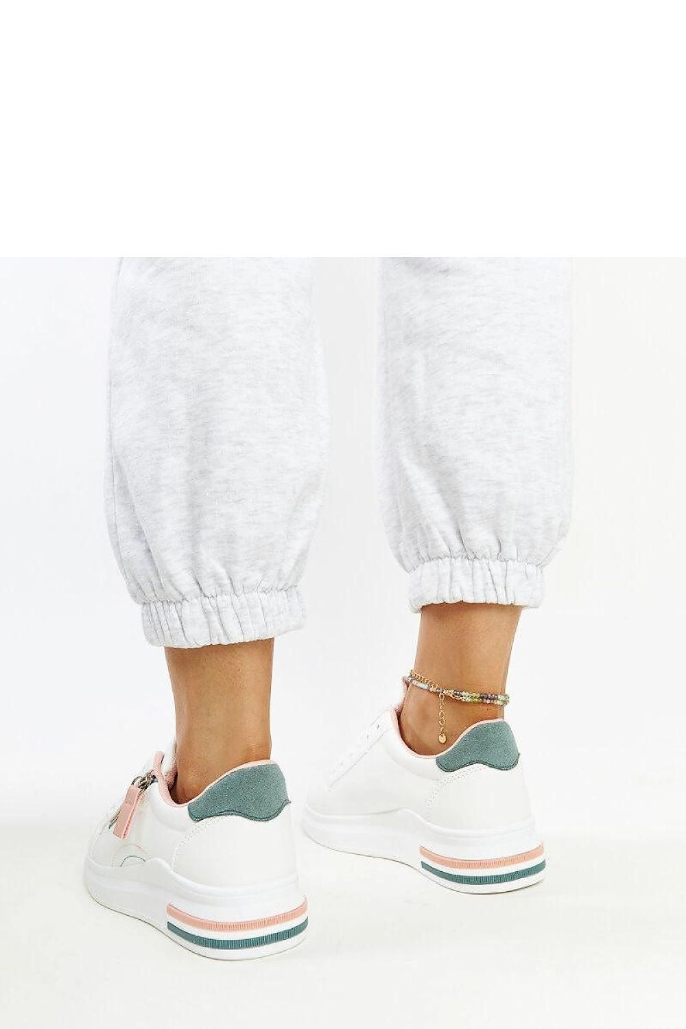  Baskets model 207675 Solea 