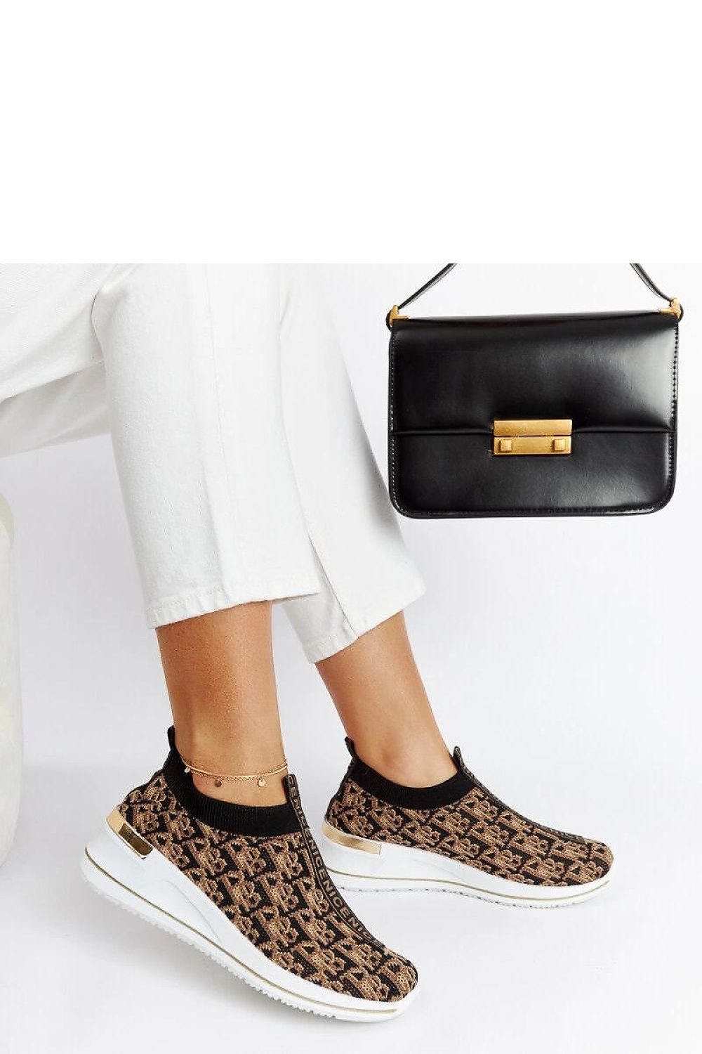  Baskets model 207749 Solea 