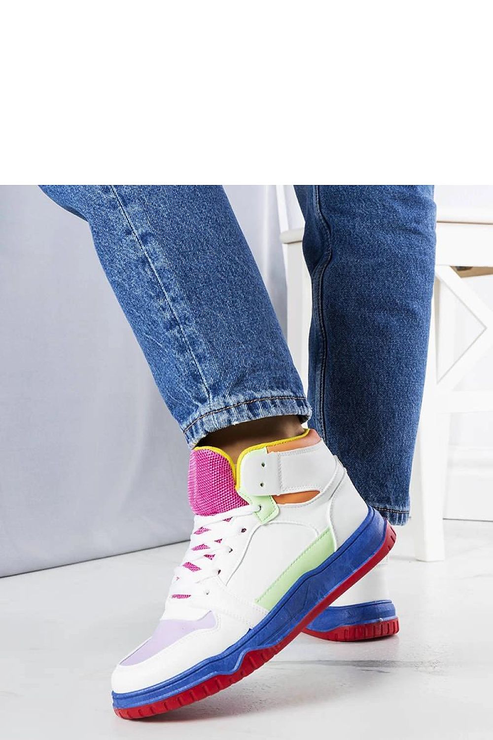  Baskets model 208017 Solea 