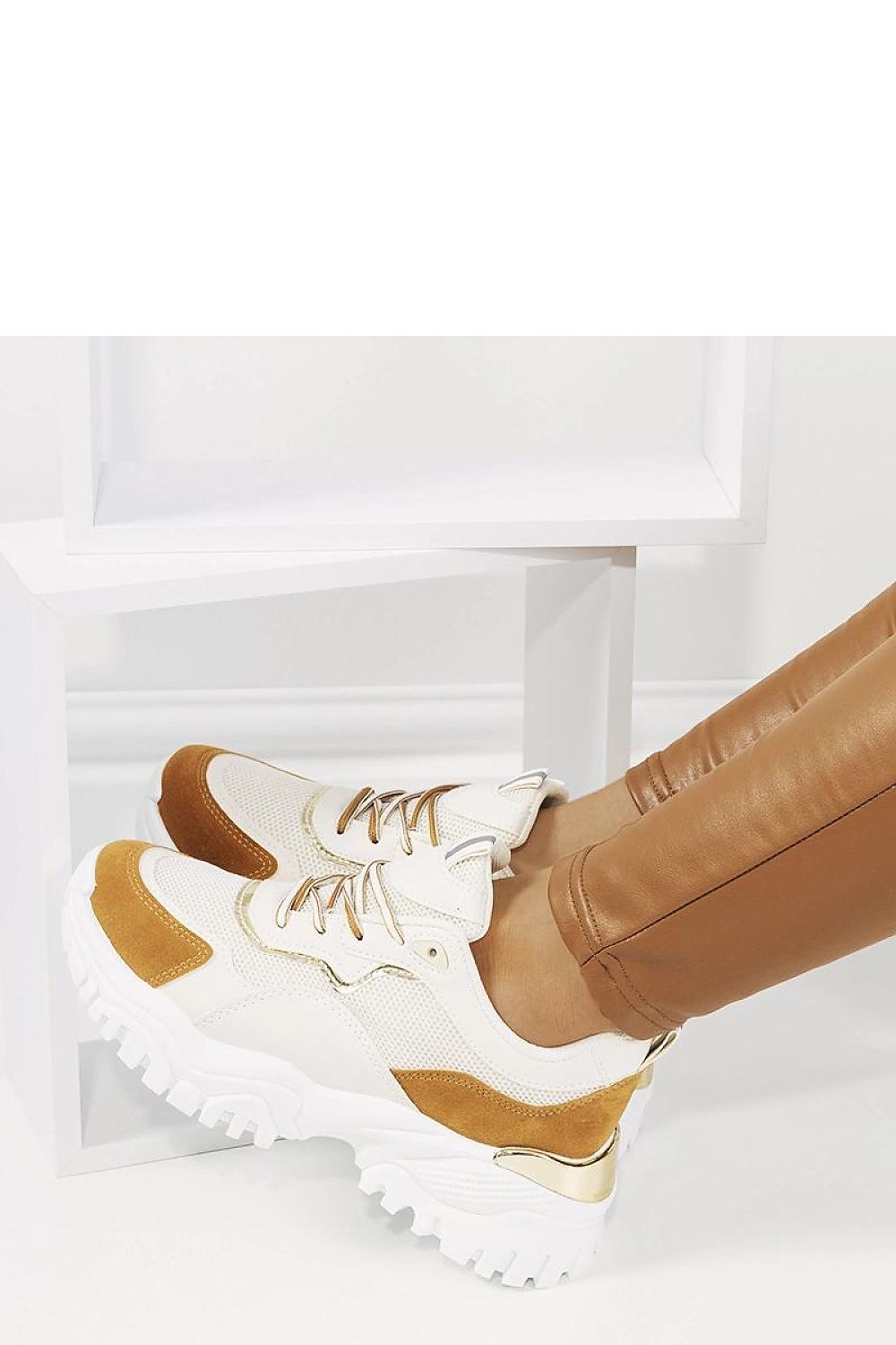  Baskets model 208049 Solea 