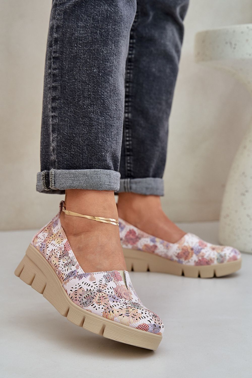  Chaussures basses &agrave; cothurnes model 208429 Step in style 