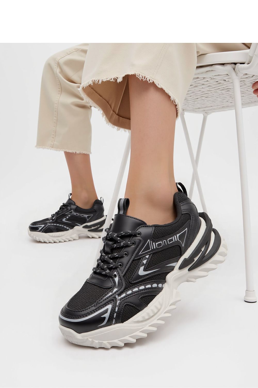  Chaussures de sport model 210198 Inello 