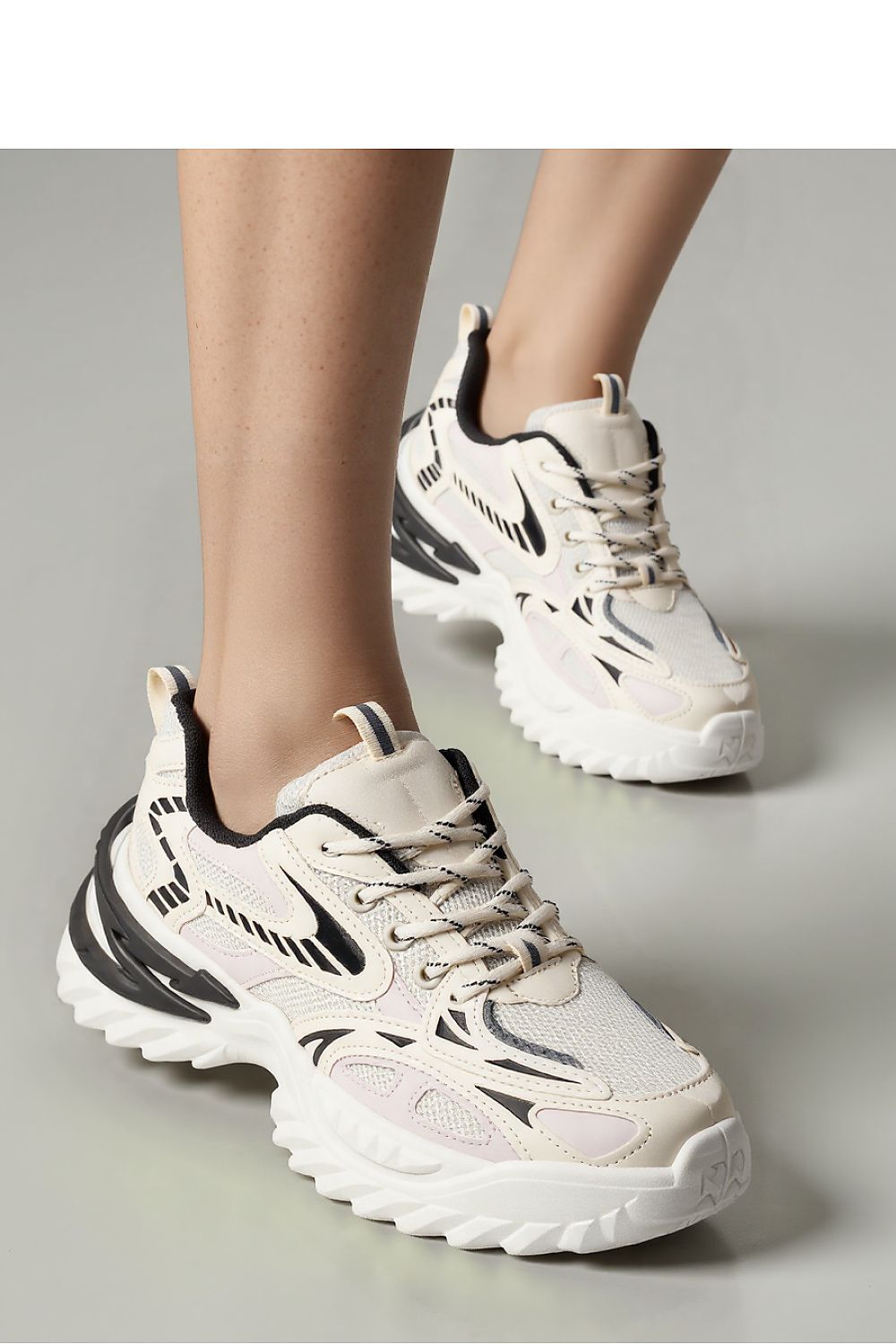  Chaussures de sport model 210216 Inello 