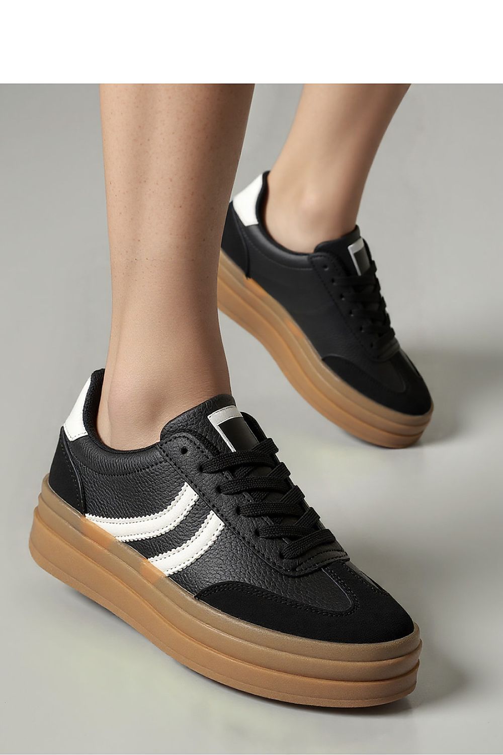  Chaussures de sport model 210217 Inello 