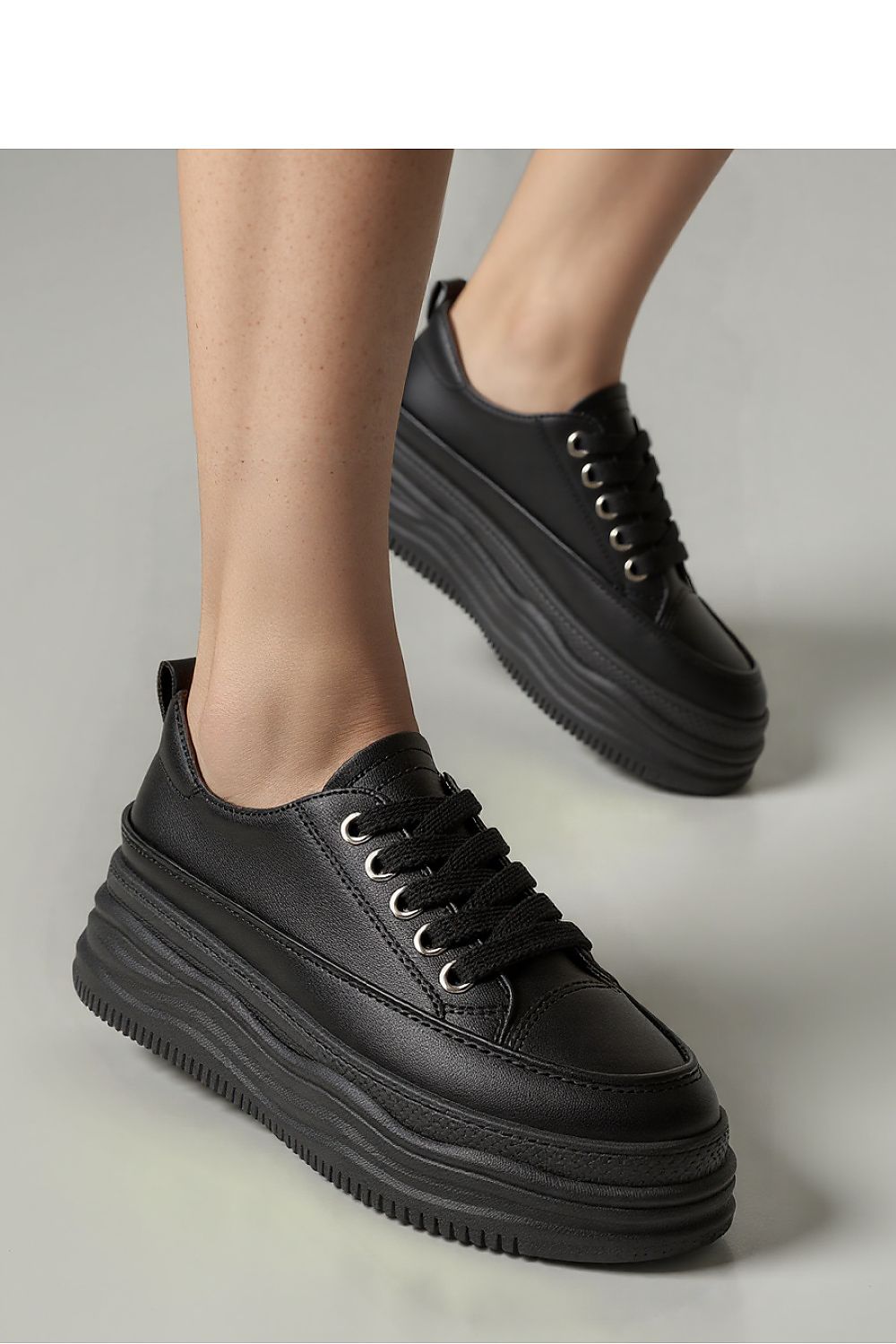  Chaussures de sport model 210270 Inello 