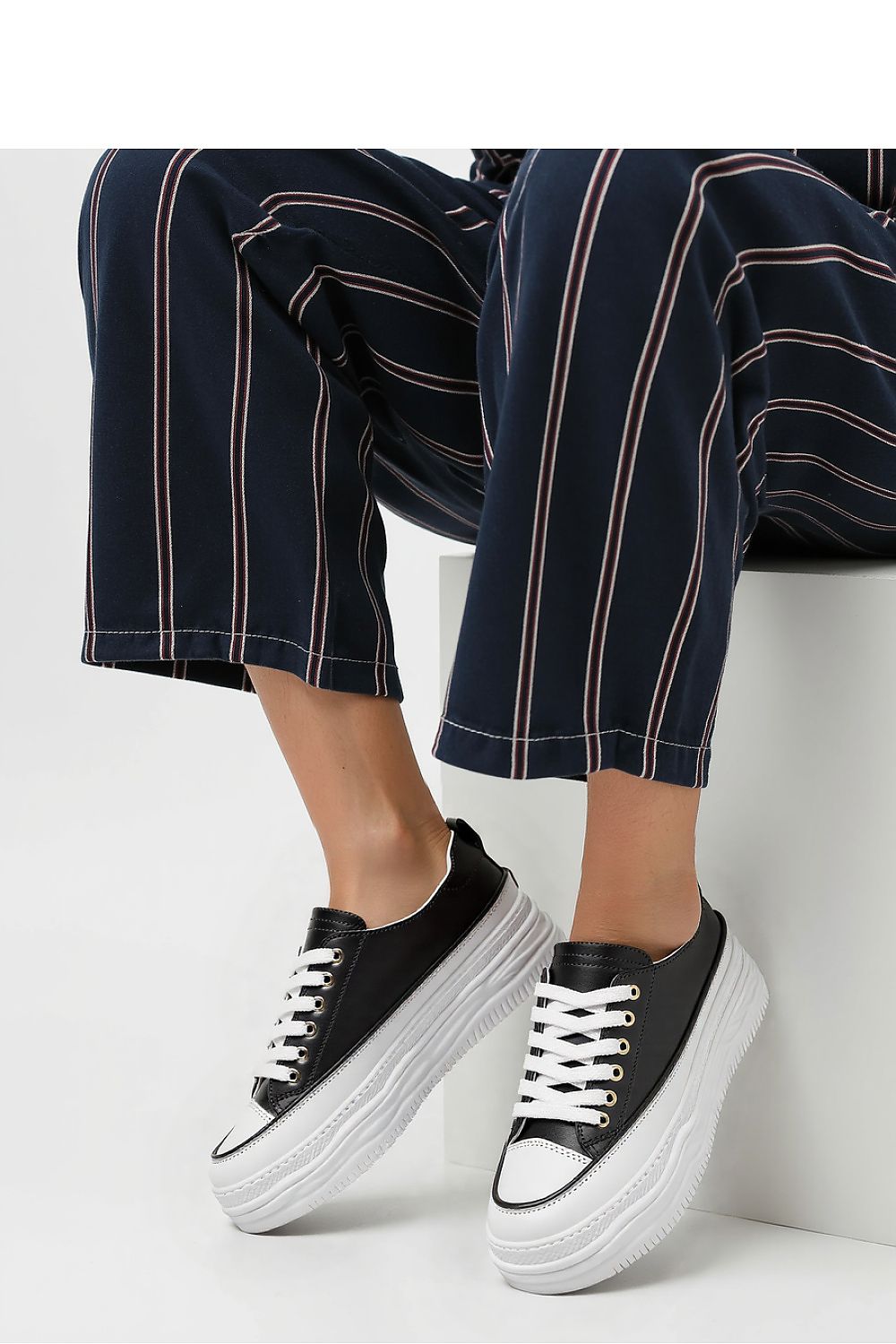  Chaussures de sport model 210272 Inello 