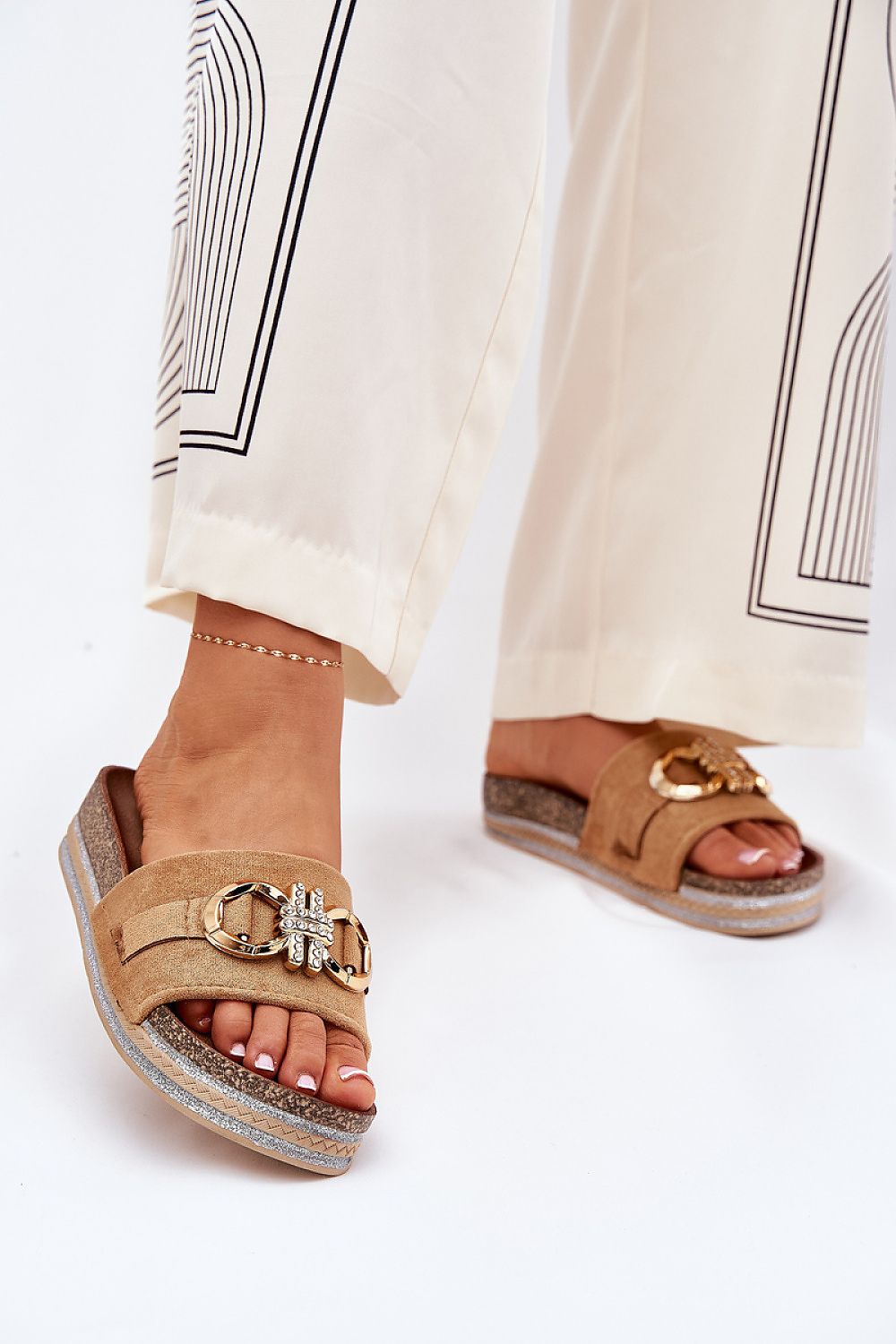  Clacquettes model 210750 Step in style 